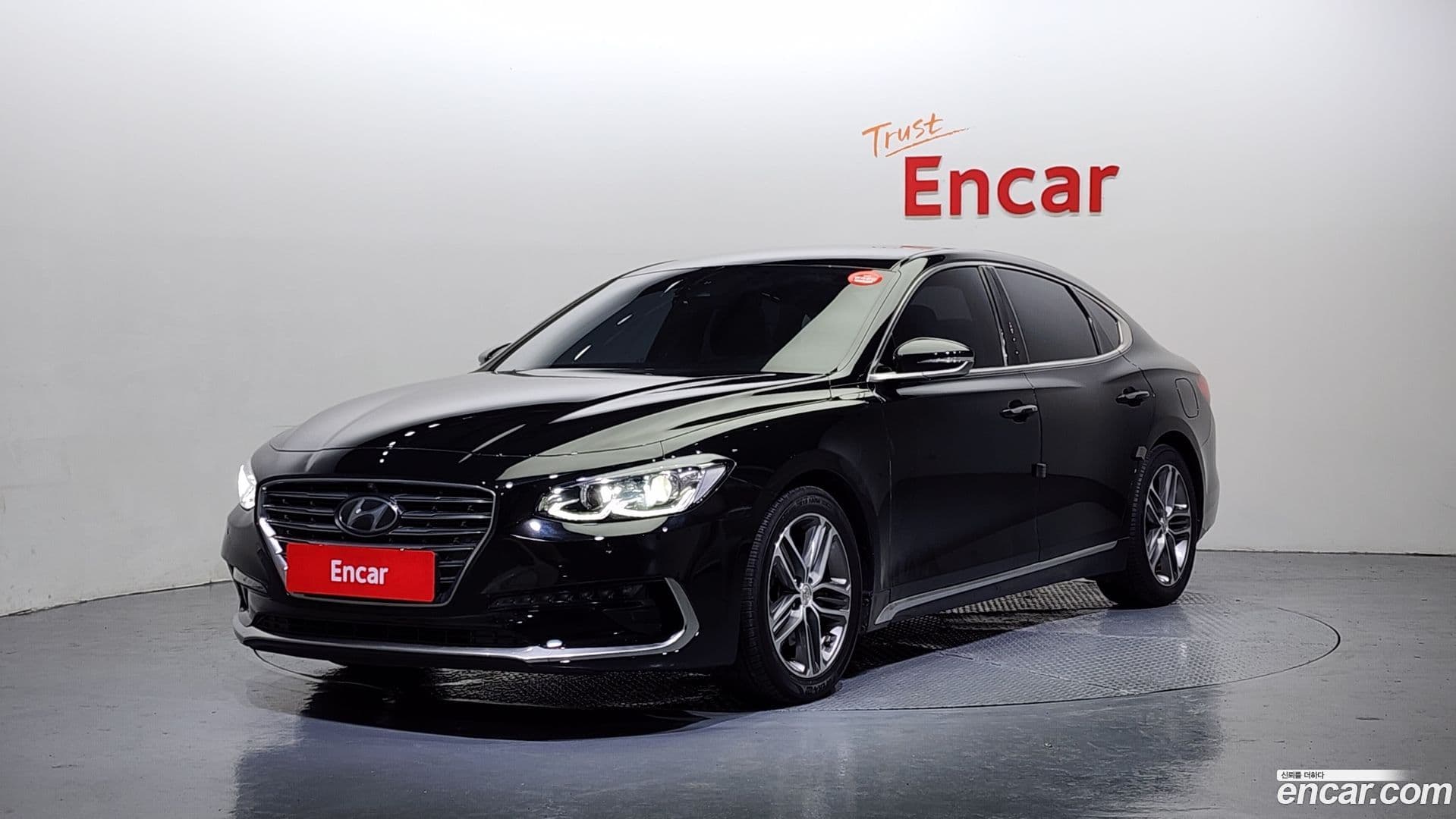 Main__Slider__Photo:Grandeur Hyundai 2017.6-0