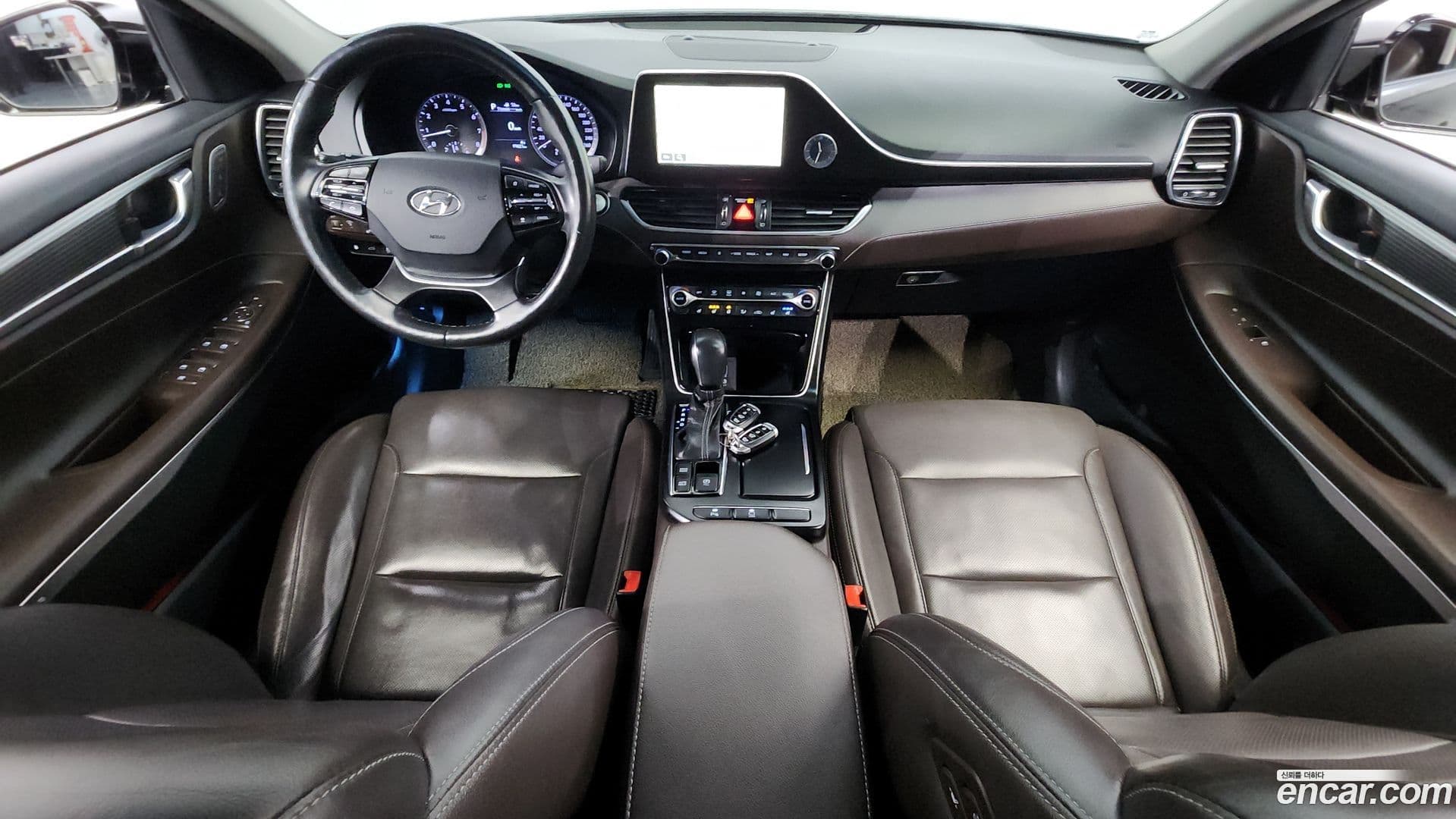 Main__Slider__Photo:Grandeur Hyundai 2017.6-6