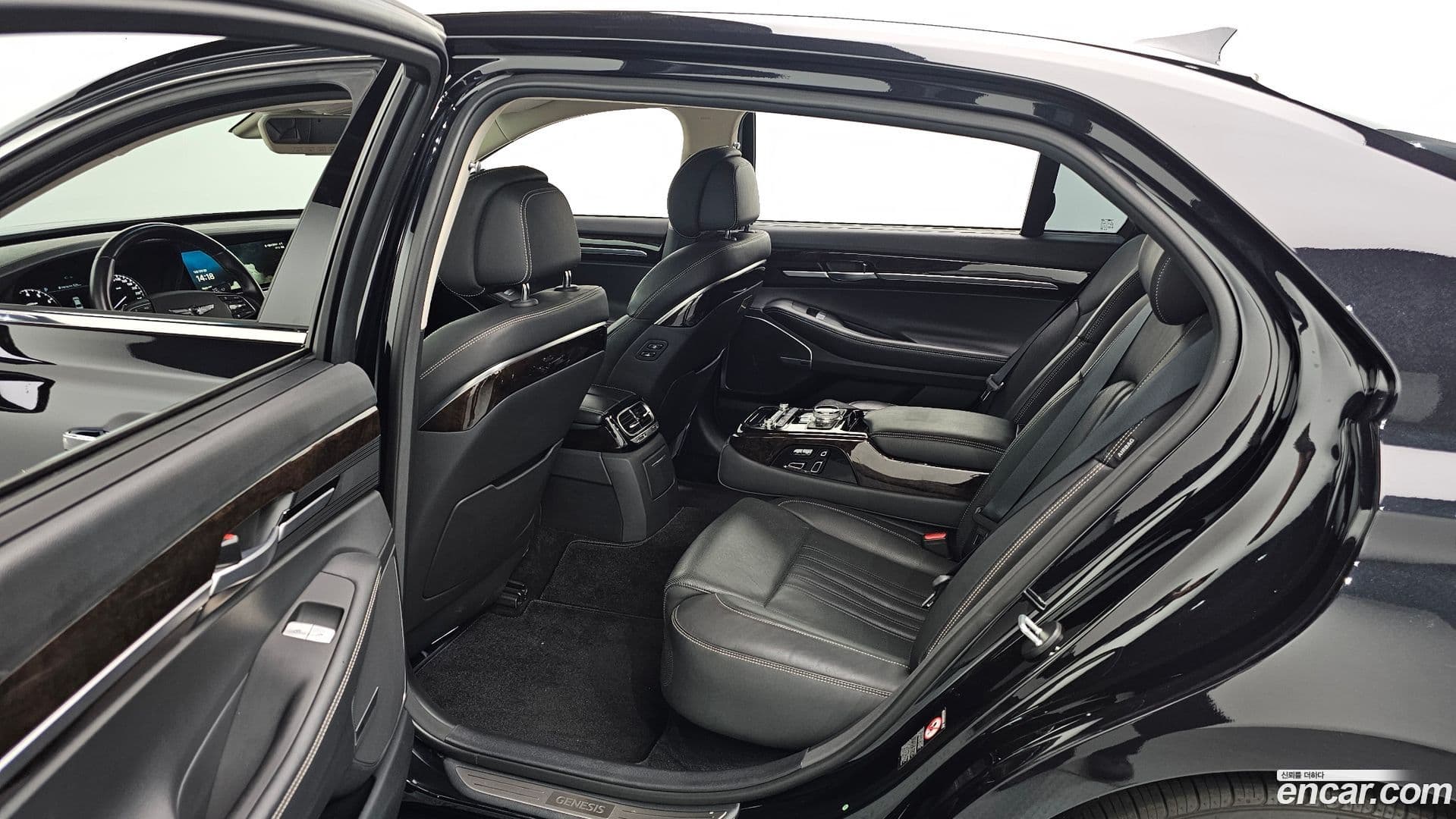 Main__Slider__Photo:G90 Genesis 2019.11-11