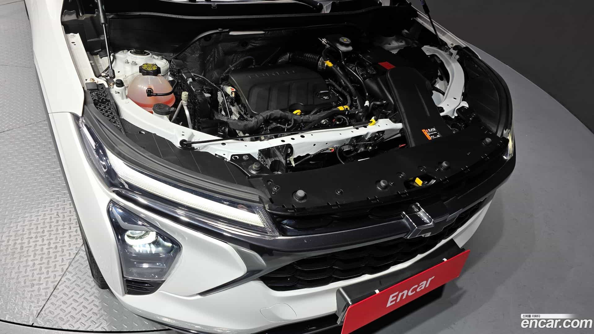 Trax Chevrolet 2024.3-INNER-006