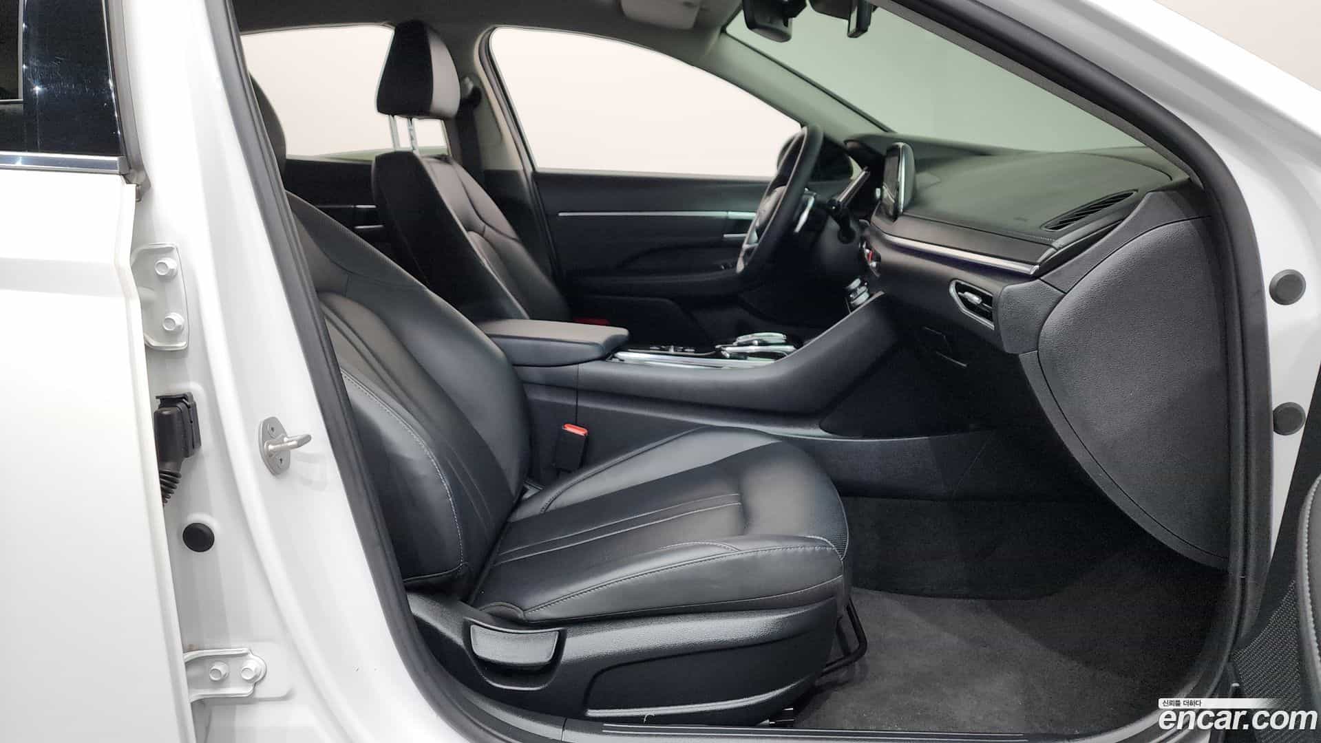 Sonata Hyundai 2022.8-OPTION-015