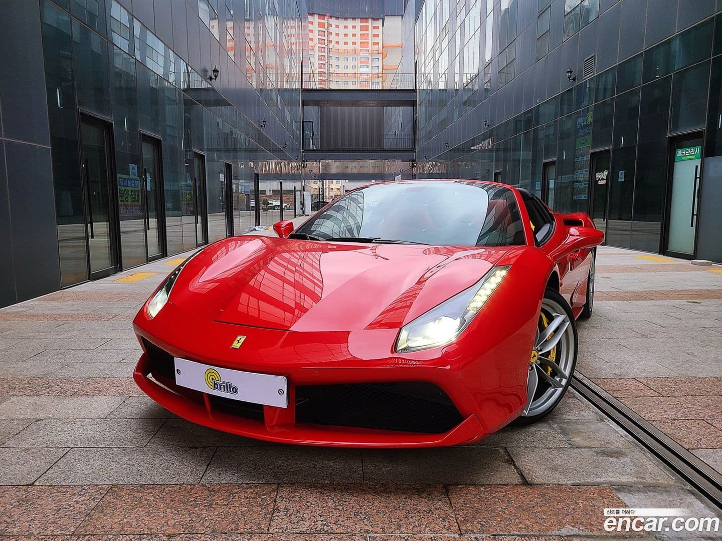 Main__Slider__Photo:488 Ferrari 2016.7-0