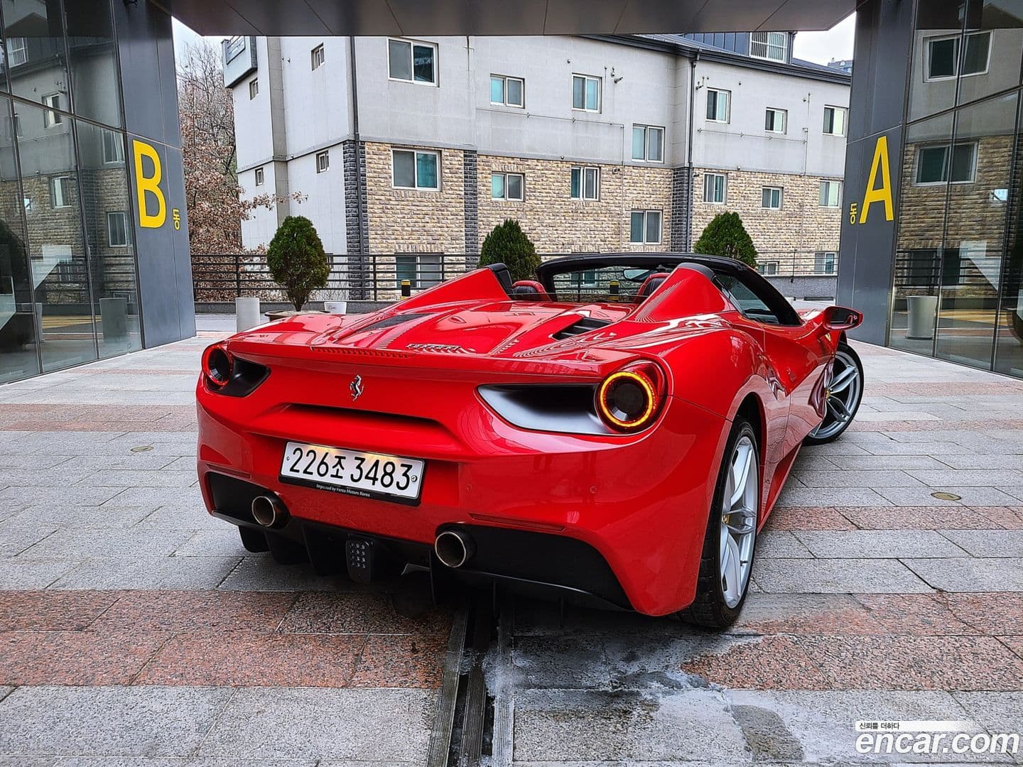 Main__Slider__Photo:488 Ferrari 2016.7-2