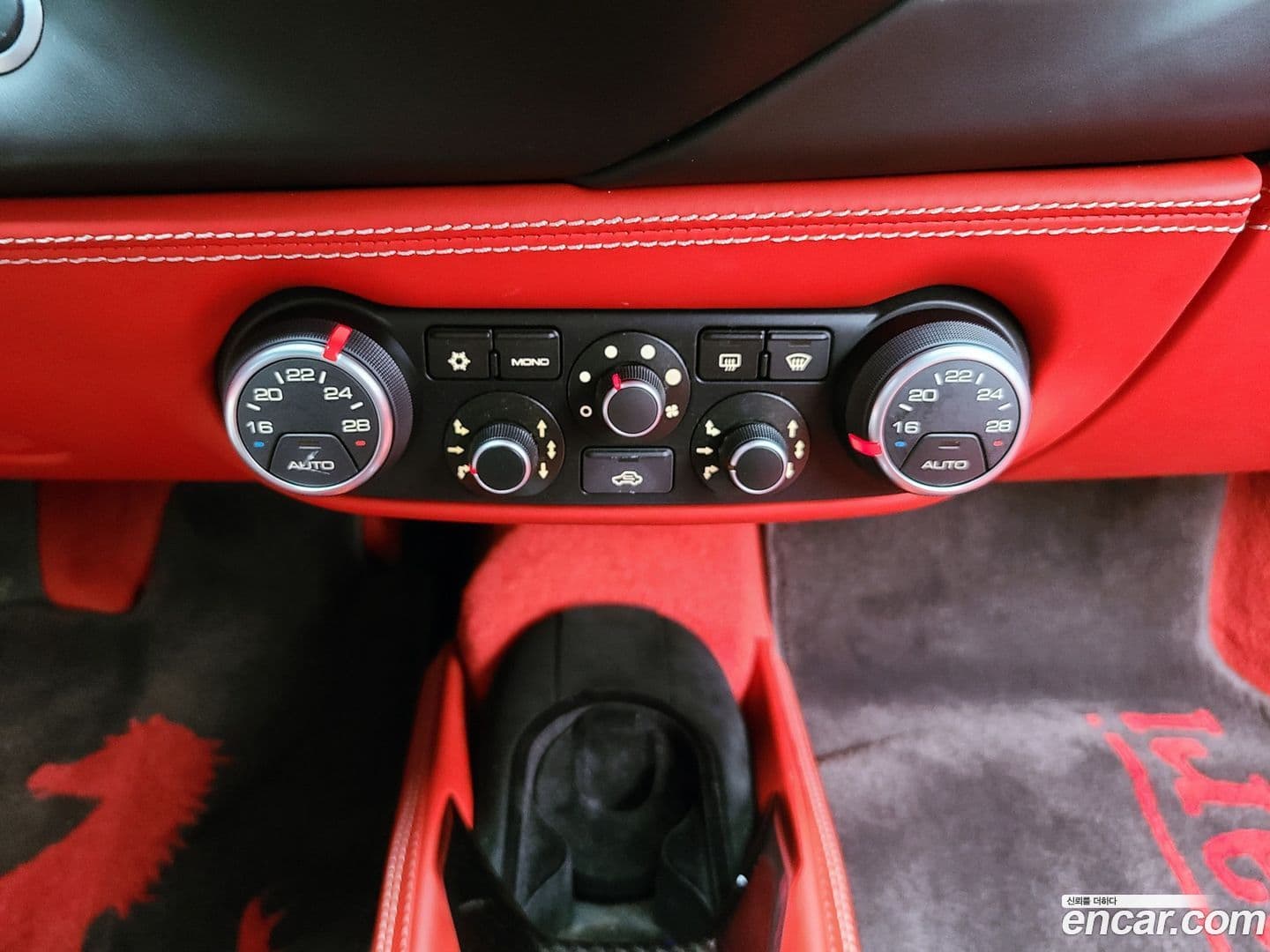 Main__Slider__Photo:488 Ferrari 2016.7-11