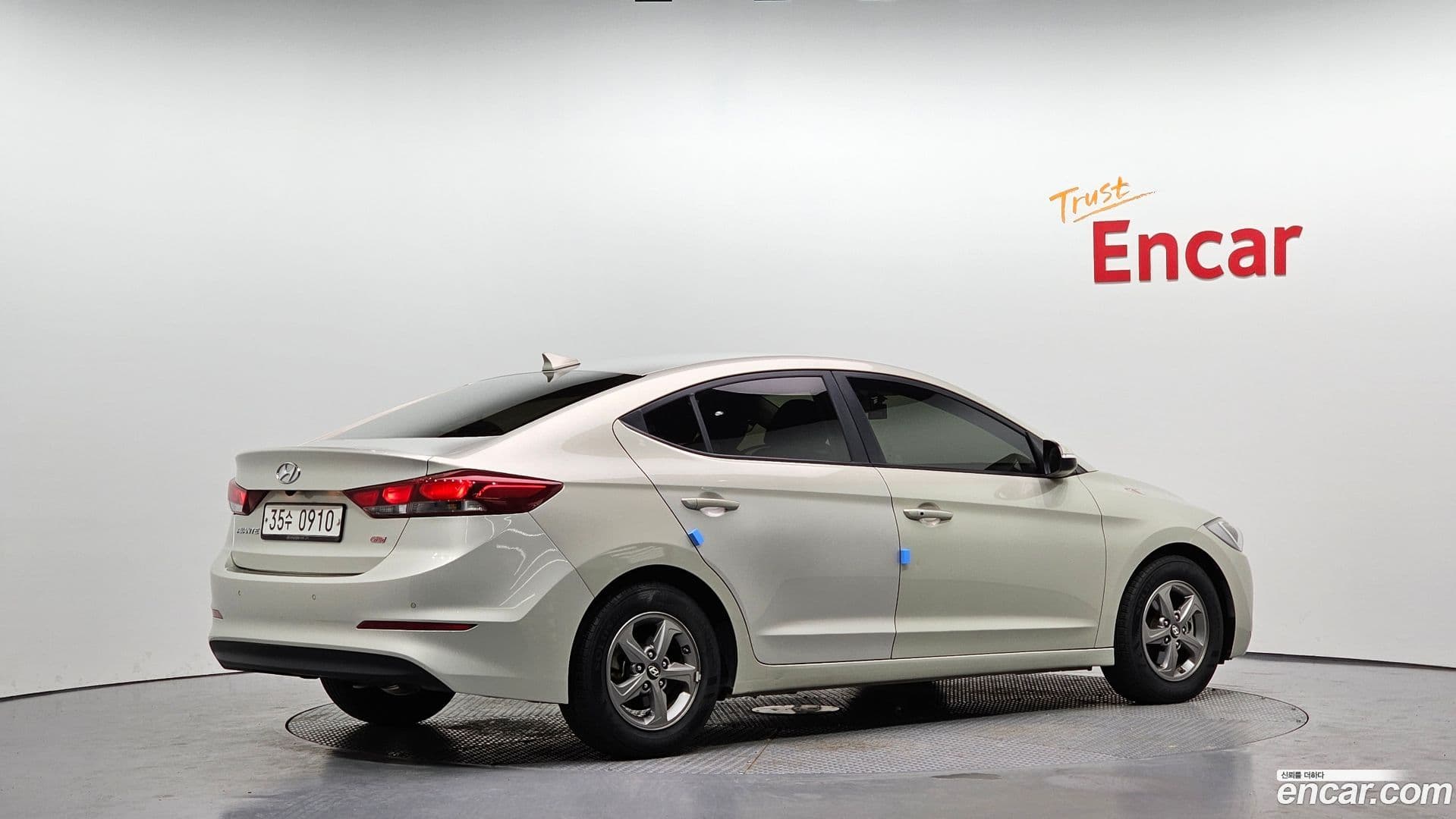 Main__Slider__Photo:AVANTE Hyundai 2015.10-1