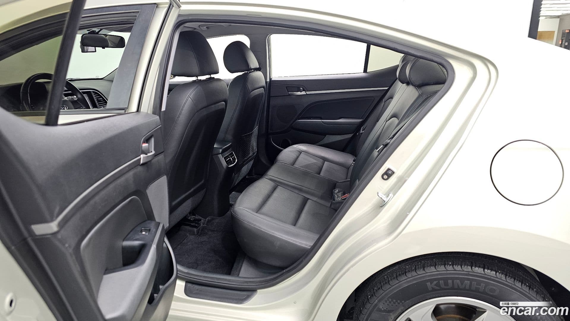 Main__Slider__Photo:AVANTE Hyundai 2015.10-11