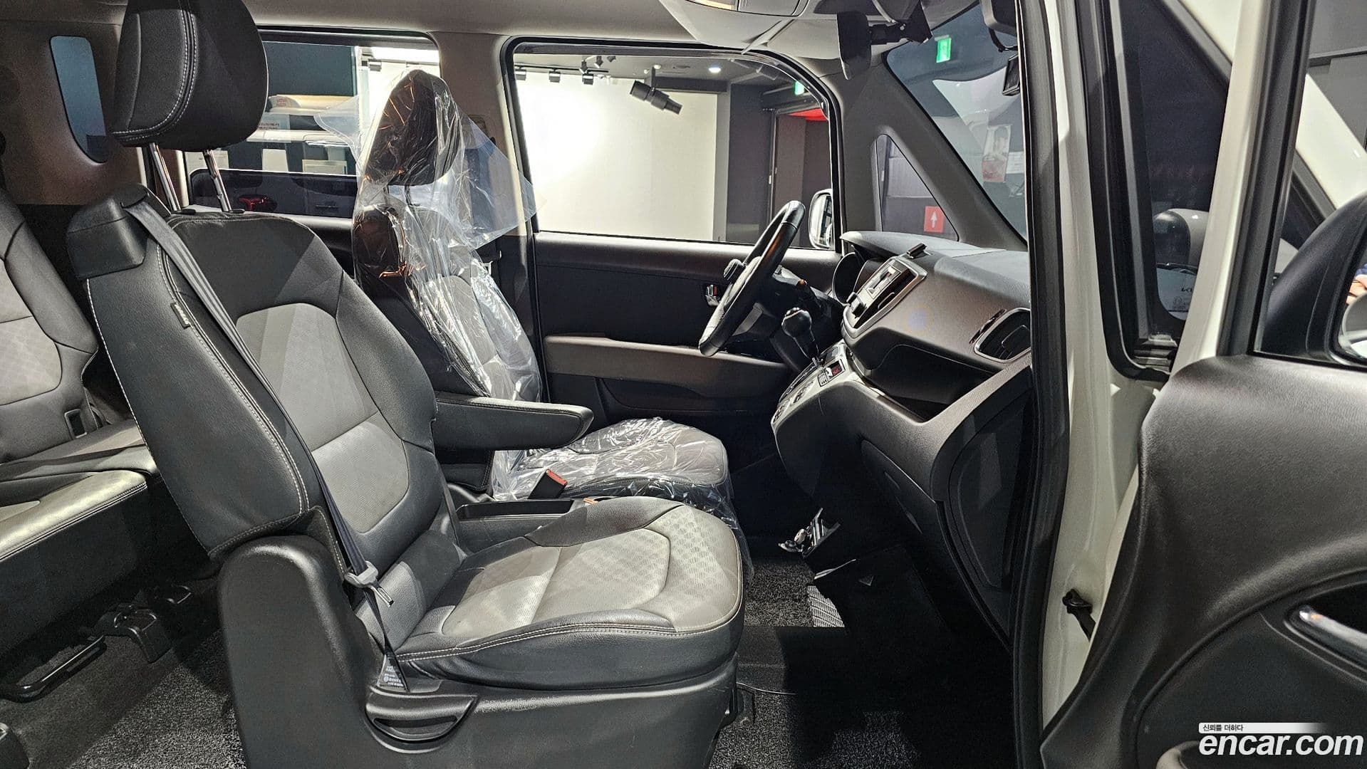 Main__Slider__Photo:RAY Kia 2021.7-9