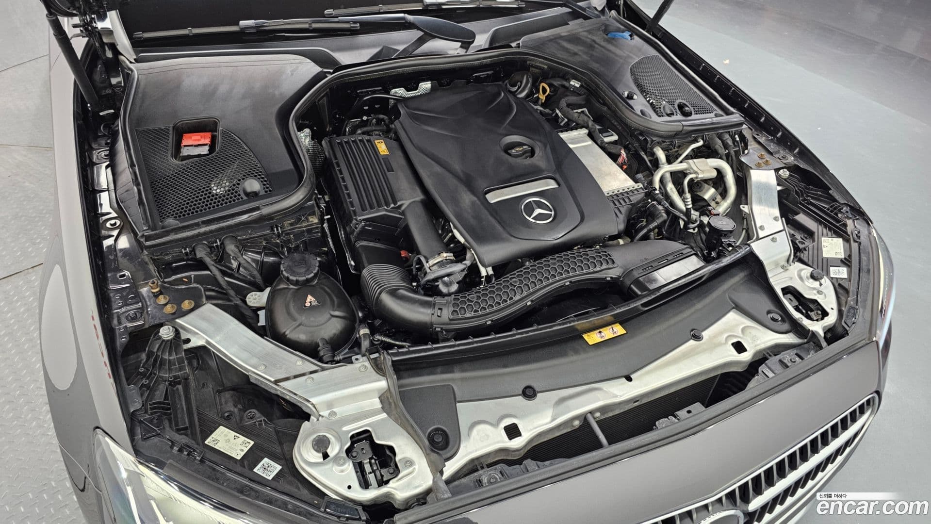 Main__Slider__Photo:E-Class Mercedes-Benz 2021.4-9