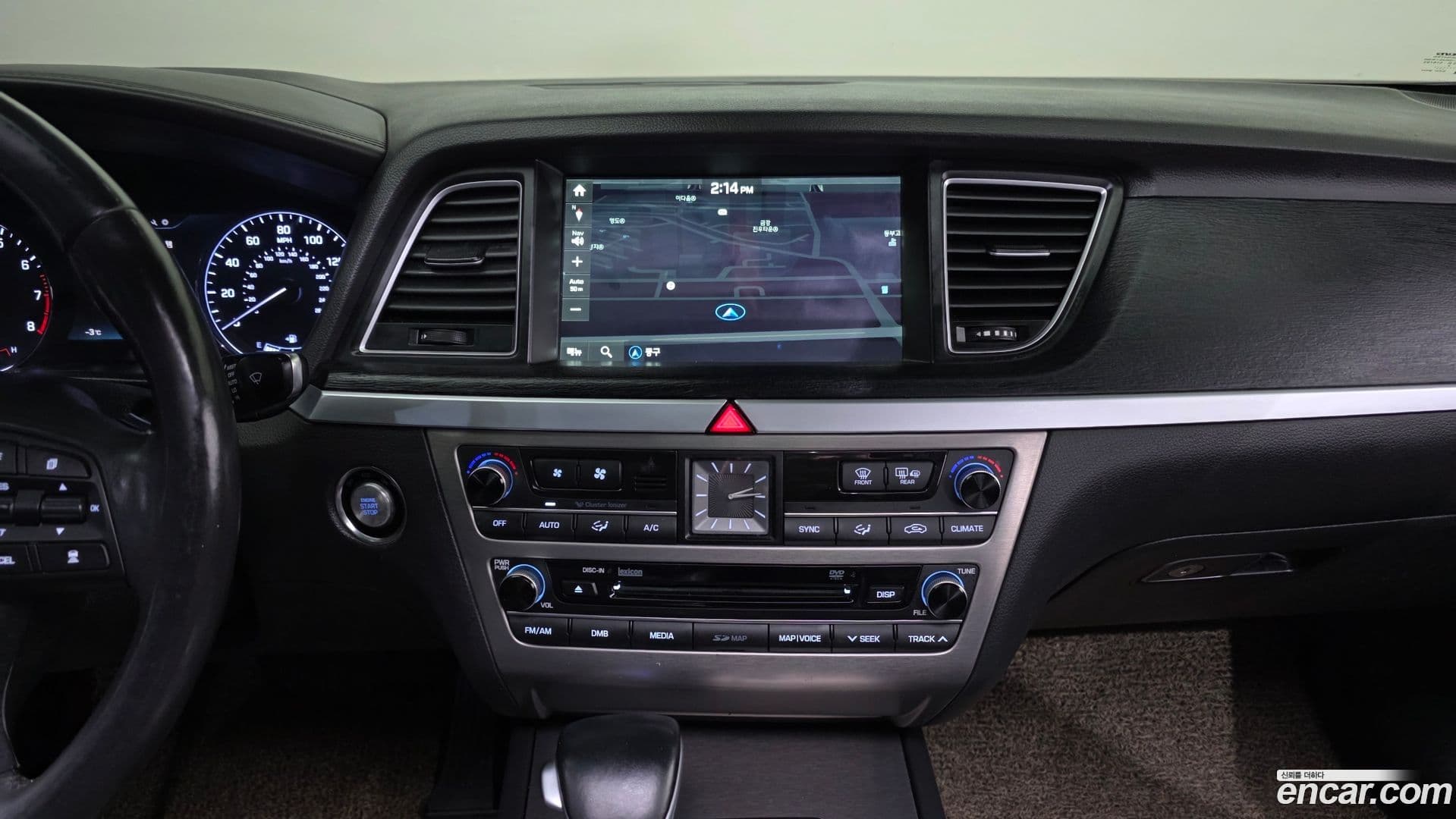 Main__Slider__Photo:Genesis Hyundai 2015.0-15