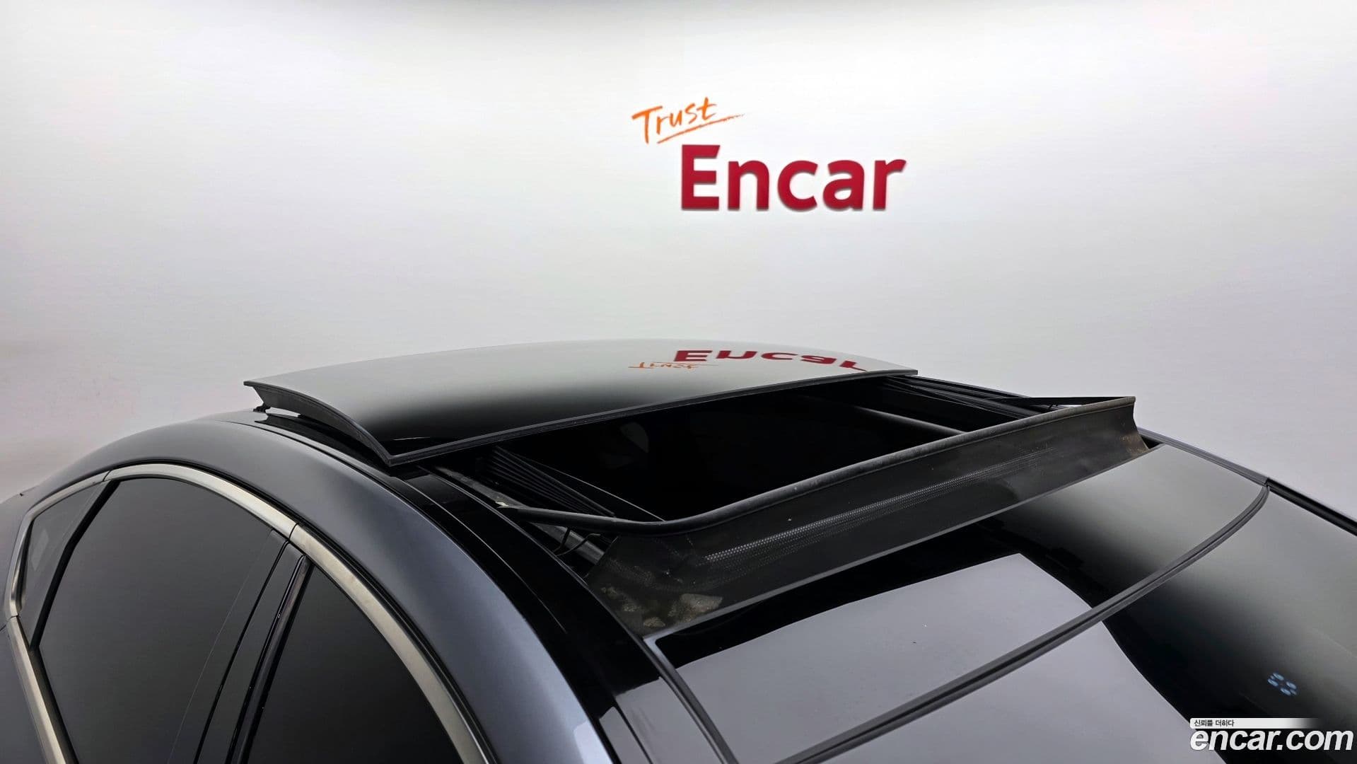 Main__Slider__Photo:Genesis Hyundai 2015.0-19