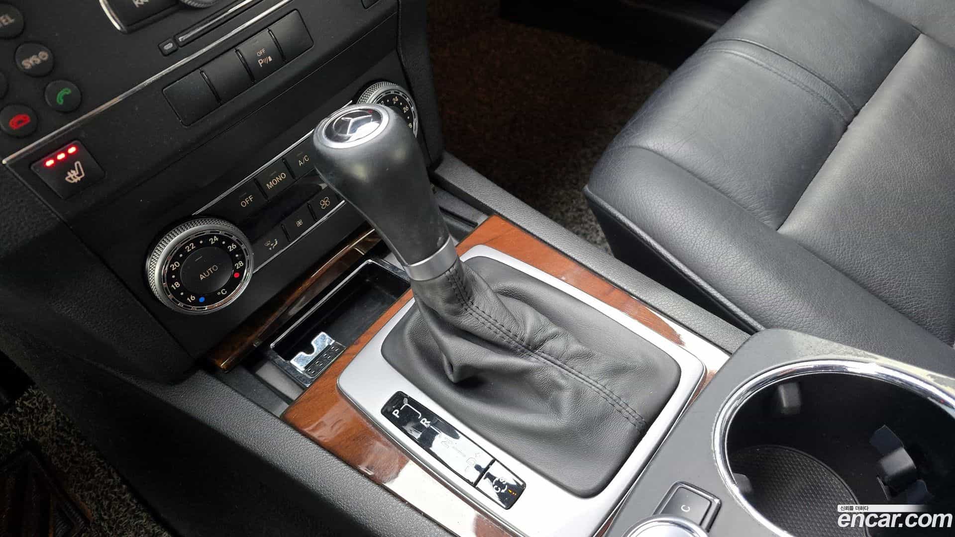 GLK-Class Mercedes-Benz 2009.11-INNER-009