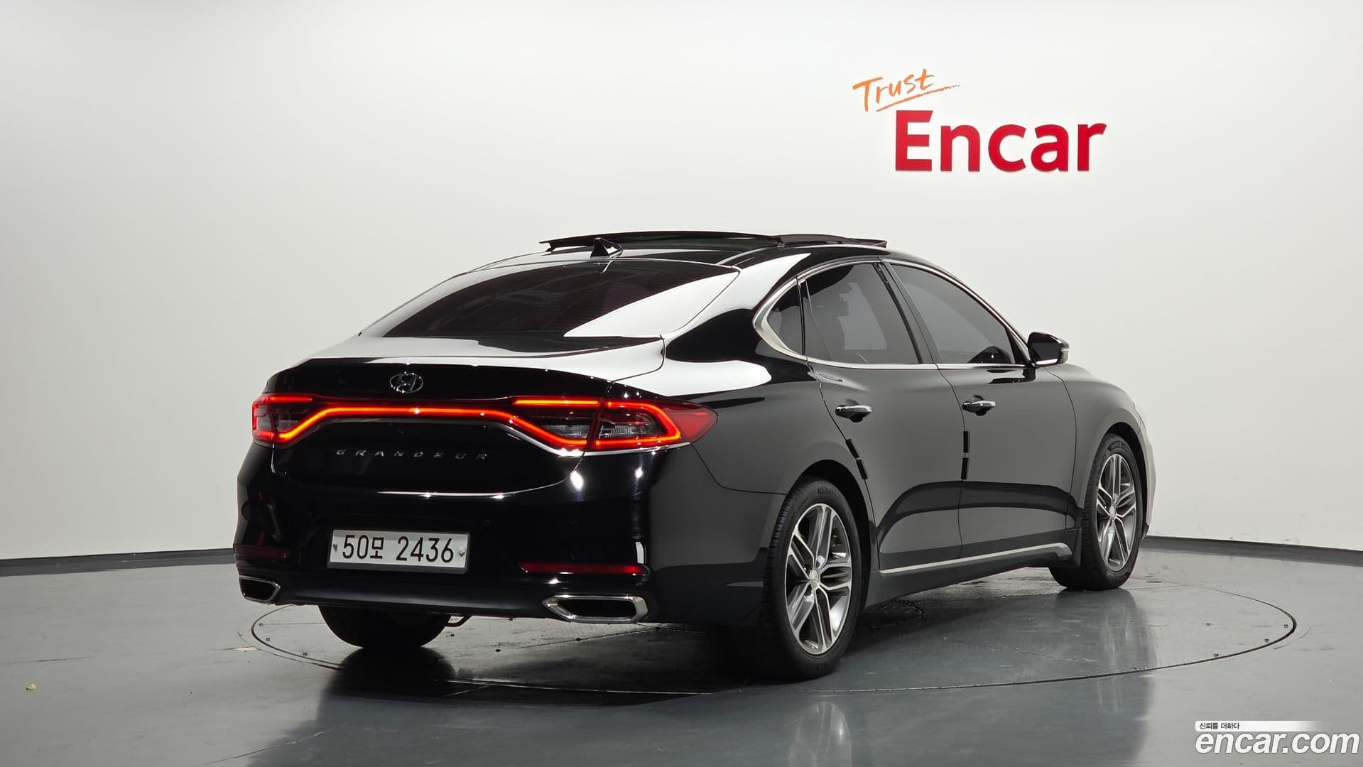 Main__Slider__Photo:Grandeur Hyundai 2017.6-1