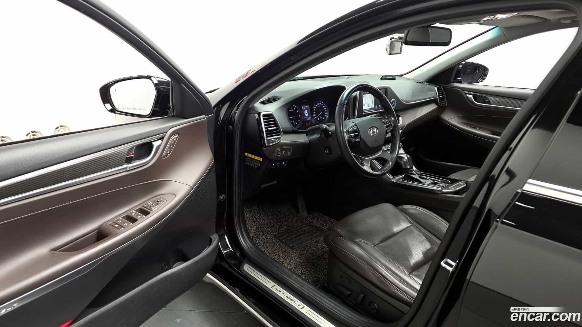 Grandeur Hyundai 2017.6-INNER-010