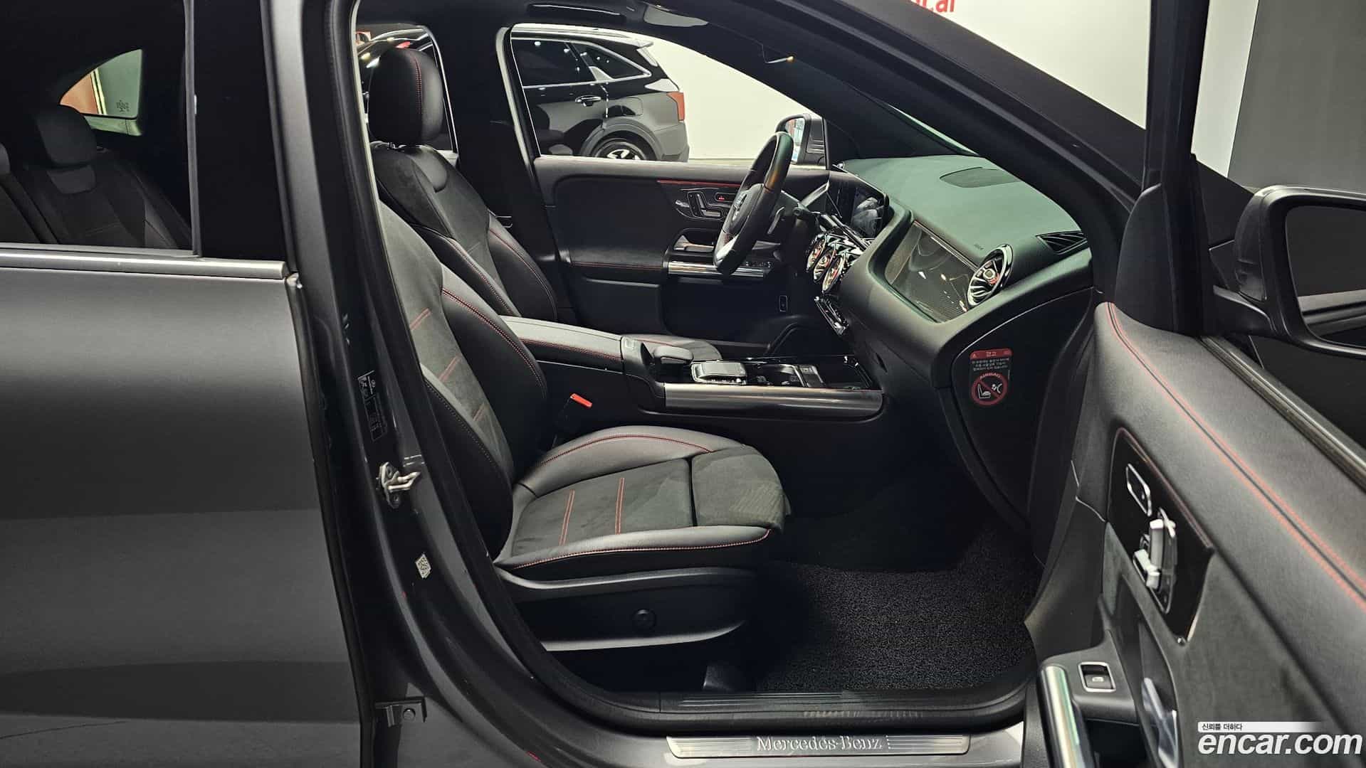 GLA-Class Mercedes-Benz 2020.8-OPTION-015