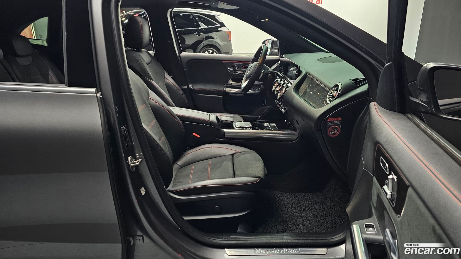 Main__Slider__Photo:GLA-Class Mercedes-Benz 2020.8-10