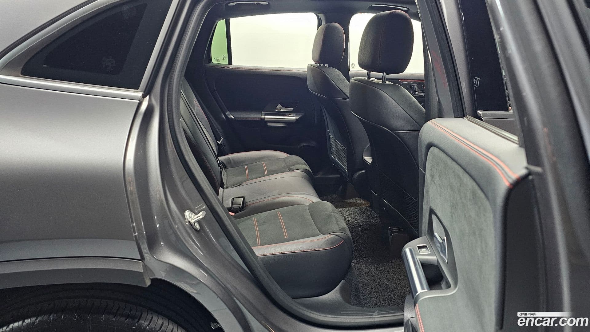 Main__Slider__Photo:GLA-Class Mercedes-Benz 2020.8-11