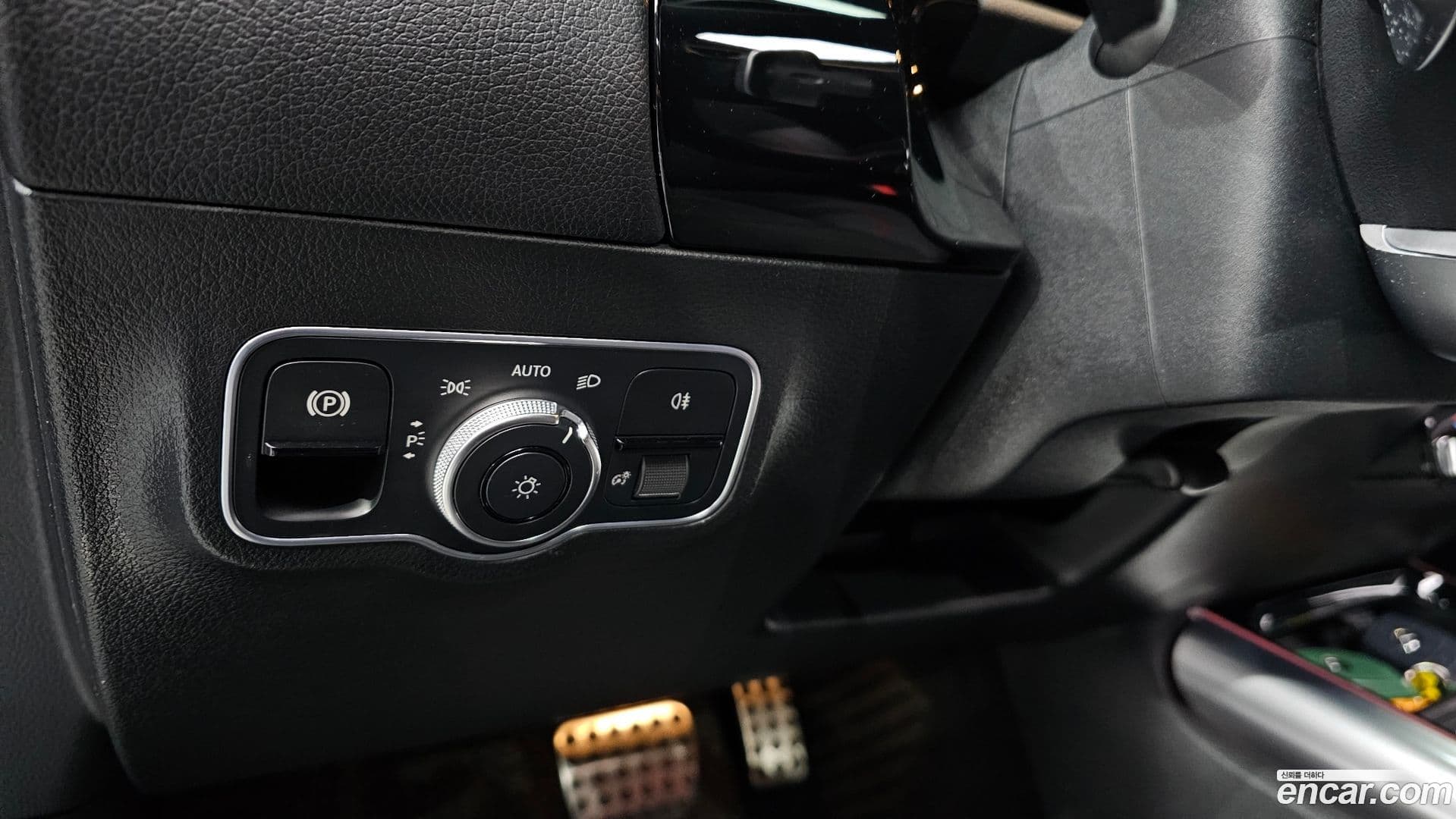 Main__Slider__Photo:GLA-Class Mercedes-Benz 2020.8-13