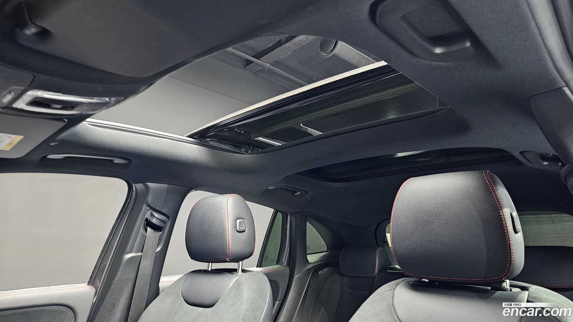 Main__Slider__Photo:GLA-Class Mercedes-Benz 2020.8-18