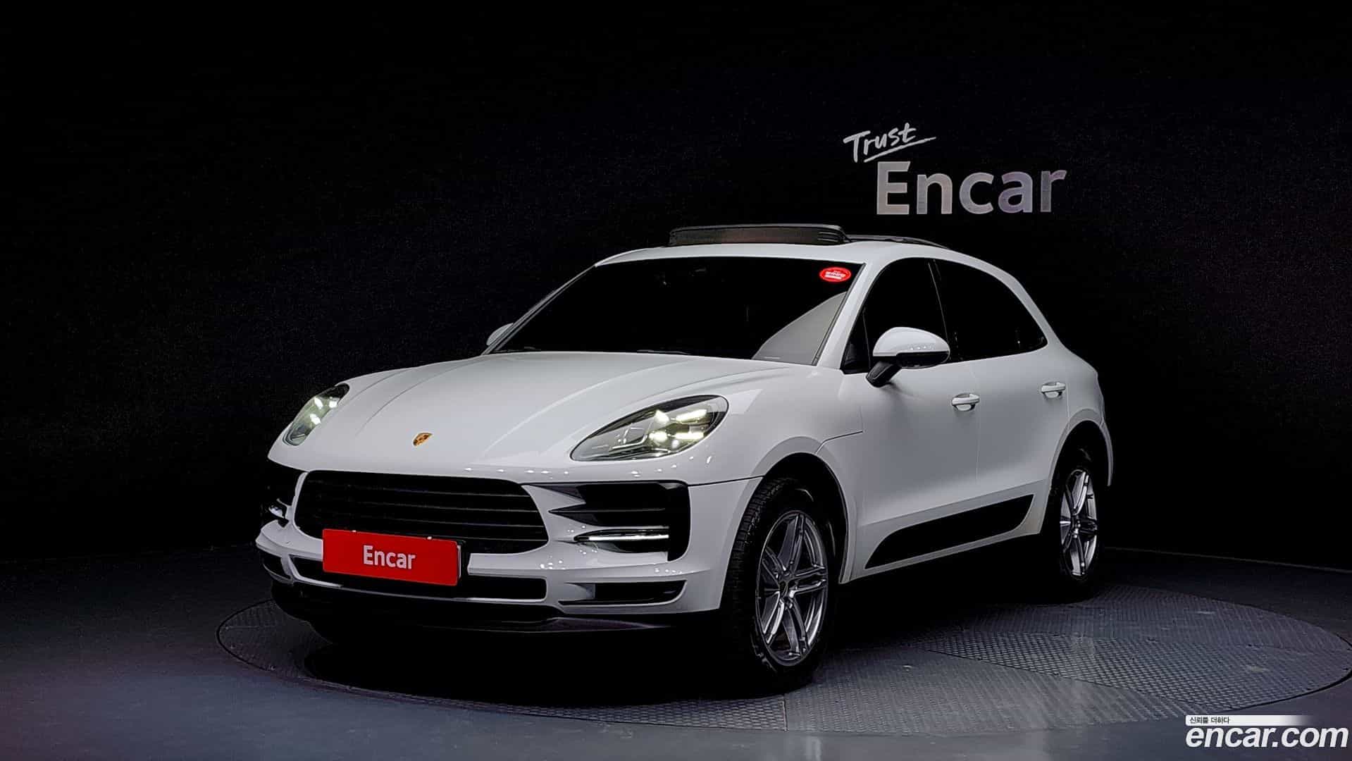 Macan Porsche 2019.11-OUTER-001