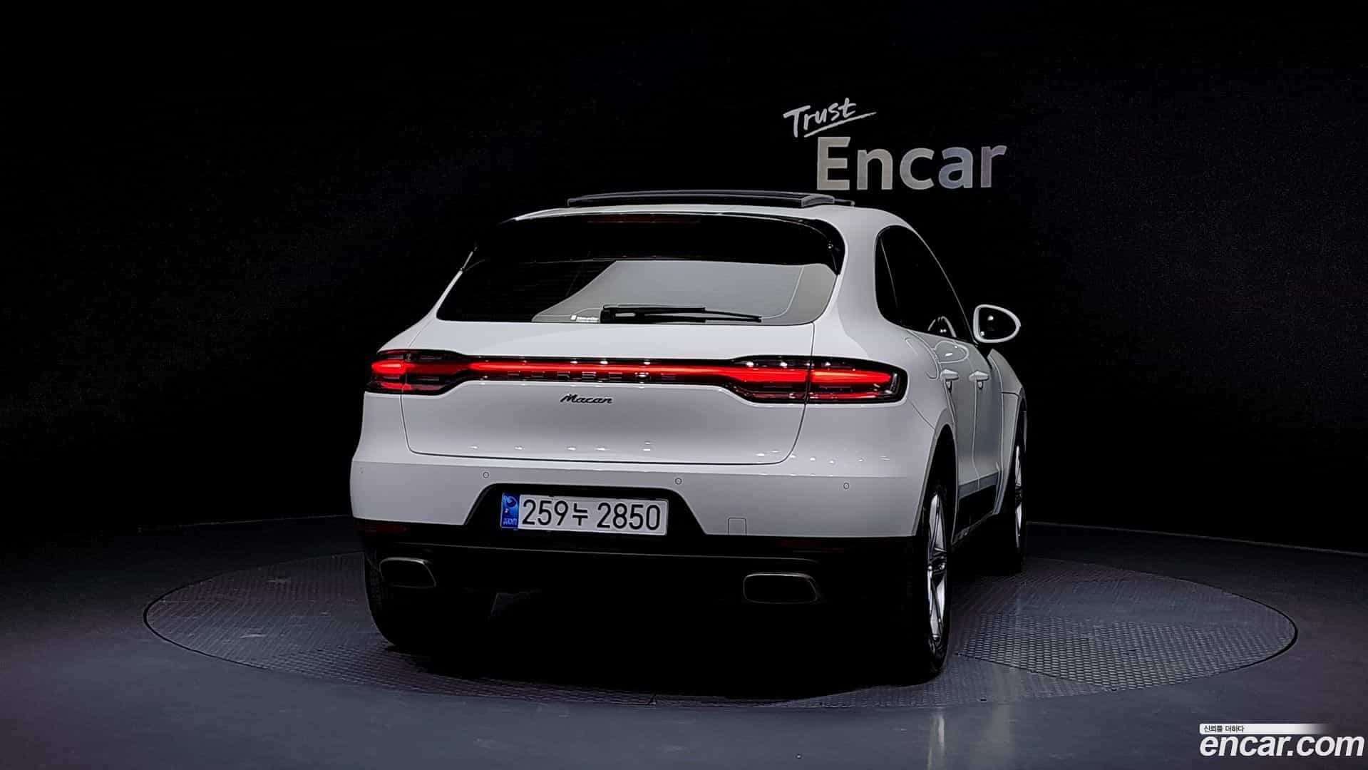Macan Porsche 2019.11-OUTER-004