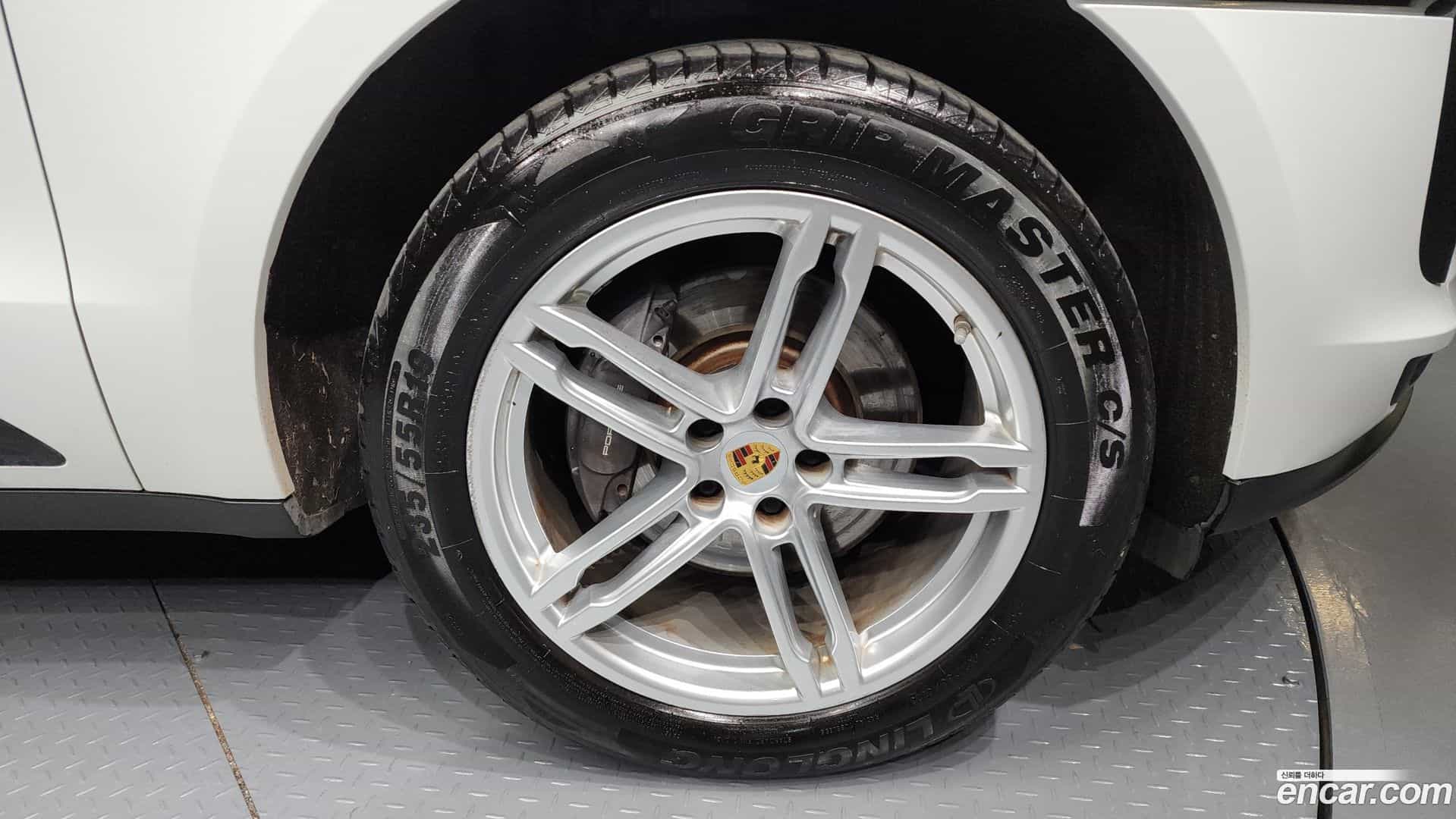 Macan Porsche 2019.11-OUTER-005