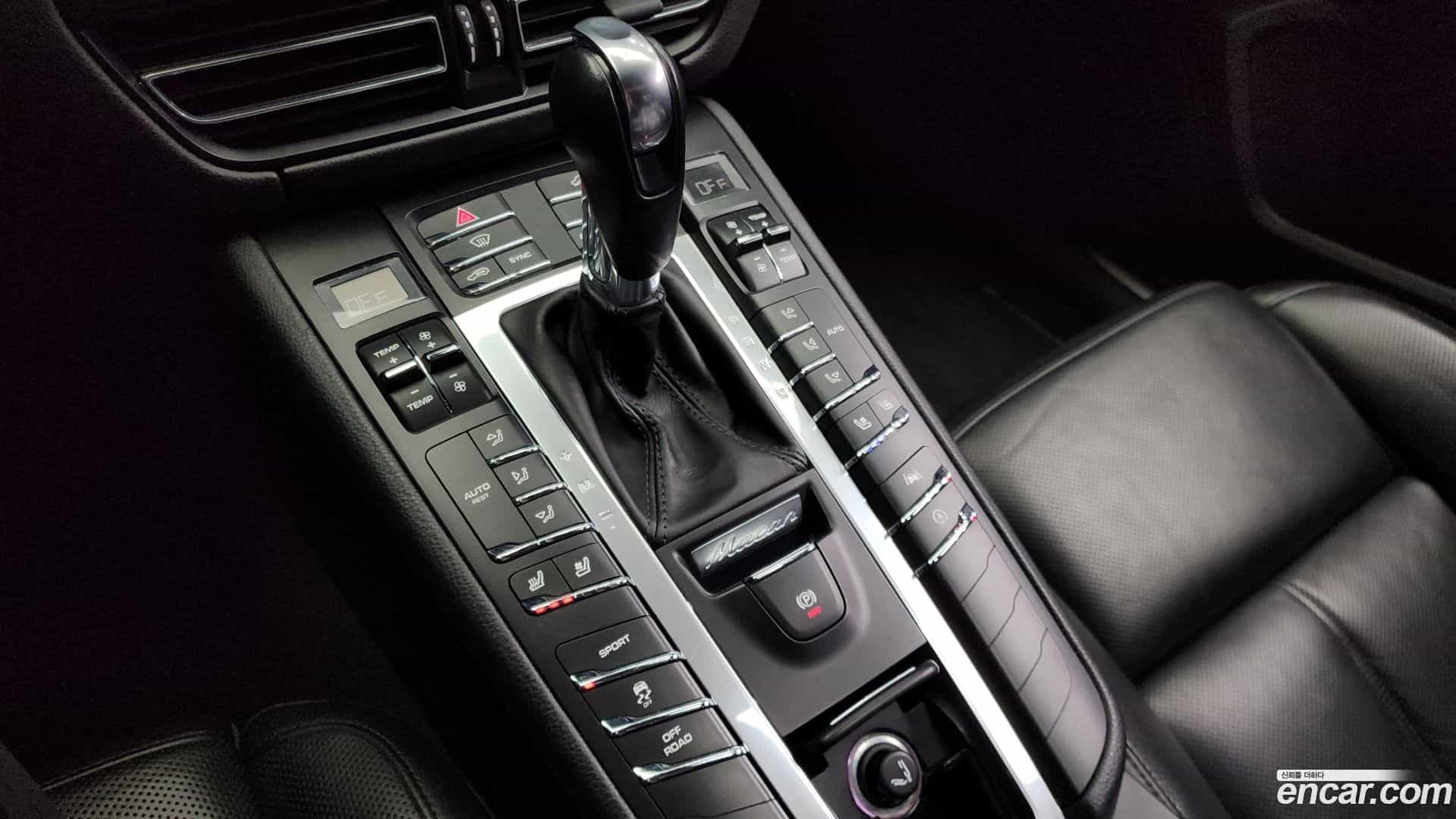 Macan Porsche 2019.11-INNER-009