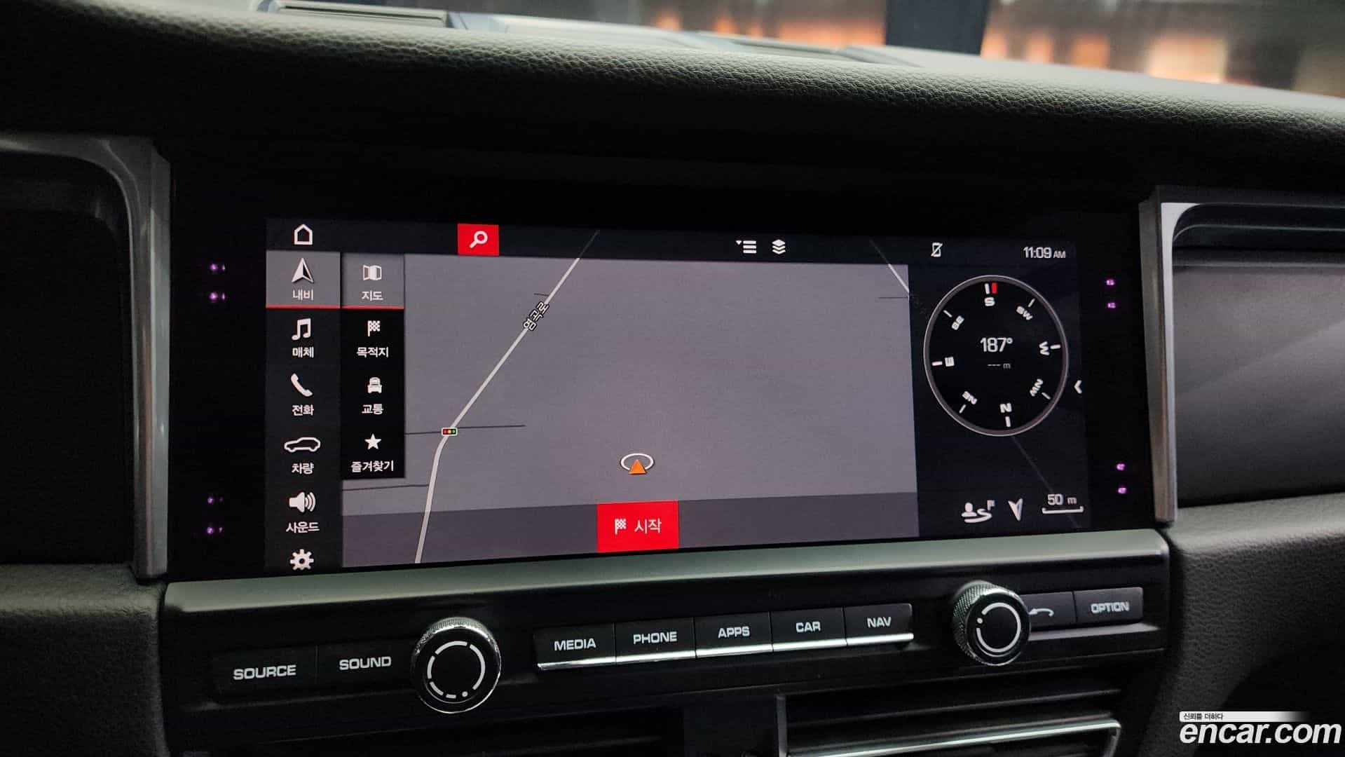 Macan Porsche 2019.11-OPTION-018