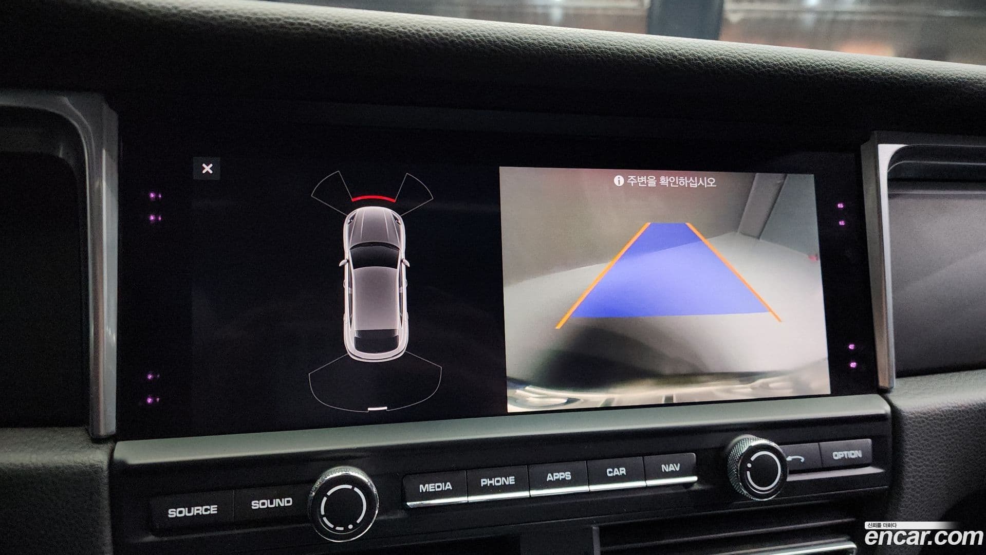 Main__Slider__Photo:Macan Porsche 2019.11-14