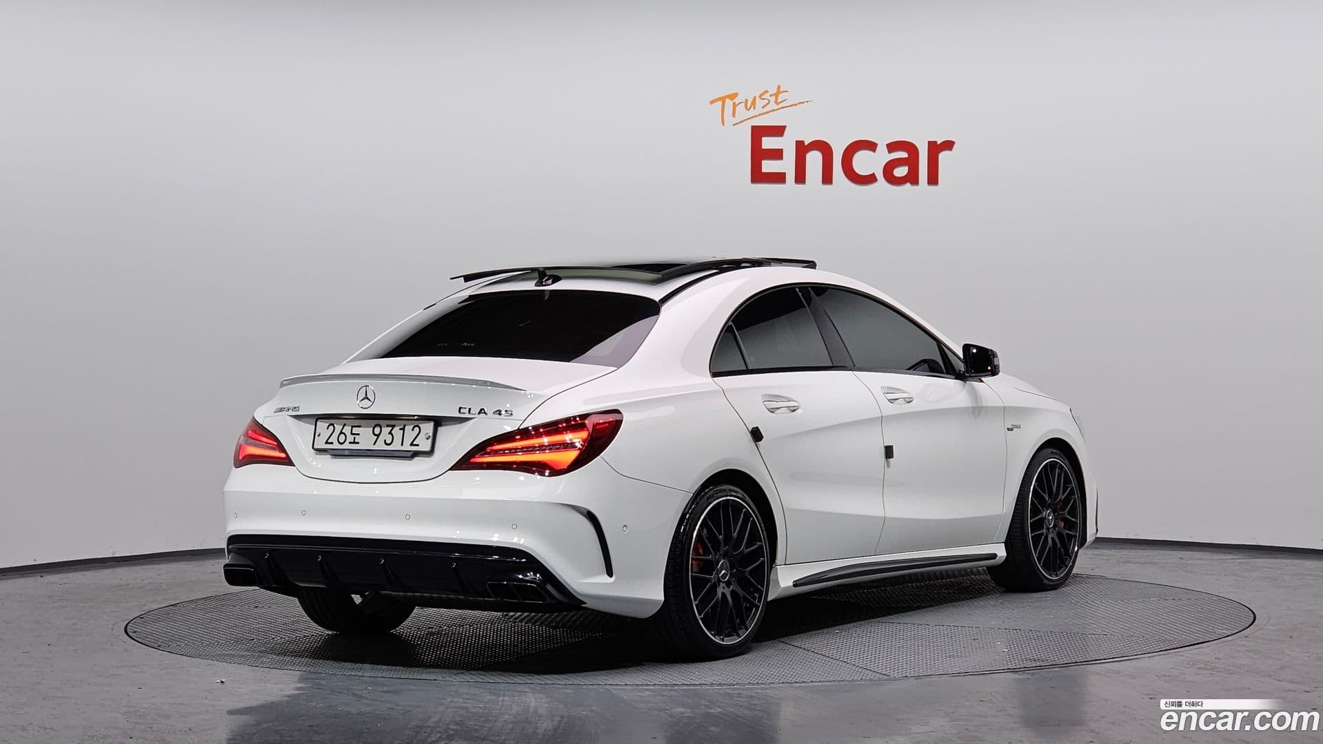 Main__Slider__Photo:CLA-Class Mercedes-Benz 2018.7-1