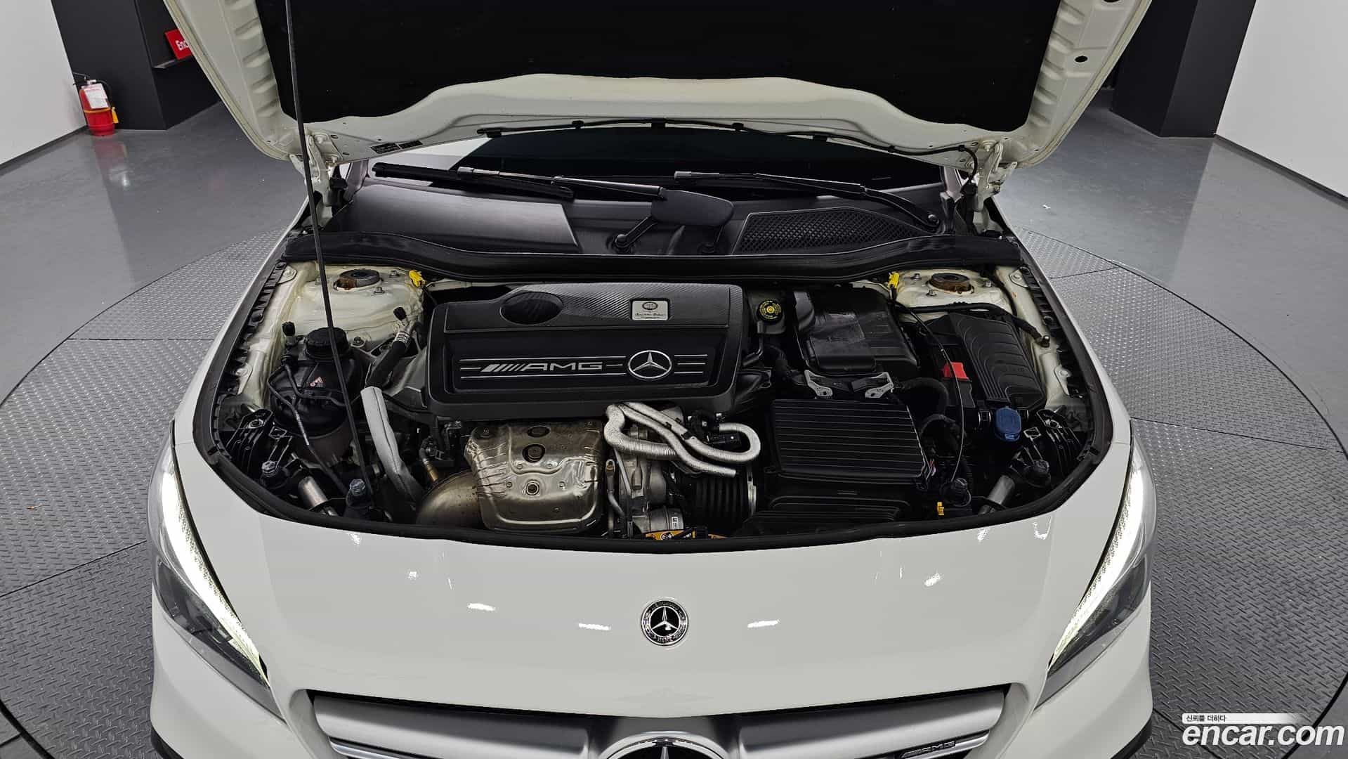 CLA-Class Mercedes-Benz 2018.7-INNER-006