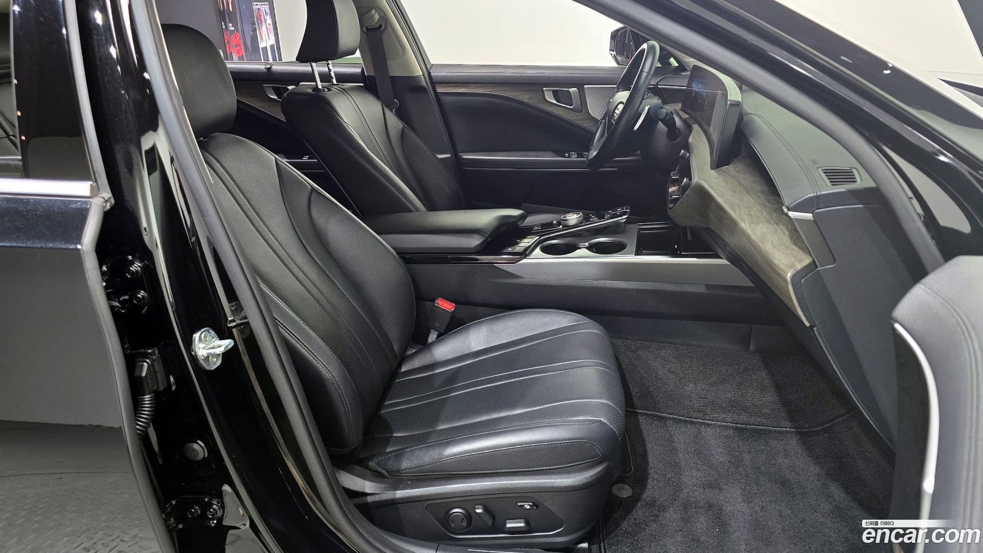 Main__Slider__Photo:K8 Kia 2022.3-11