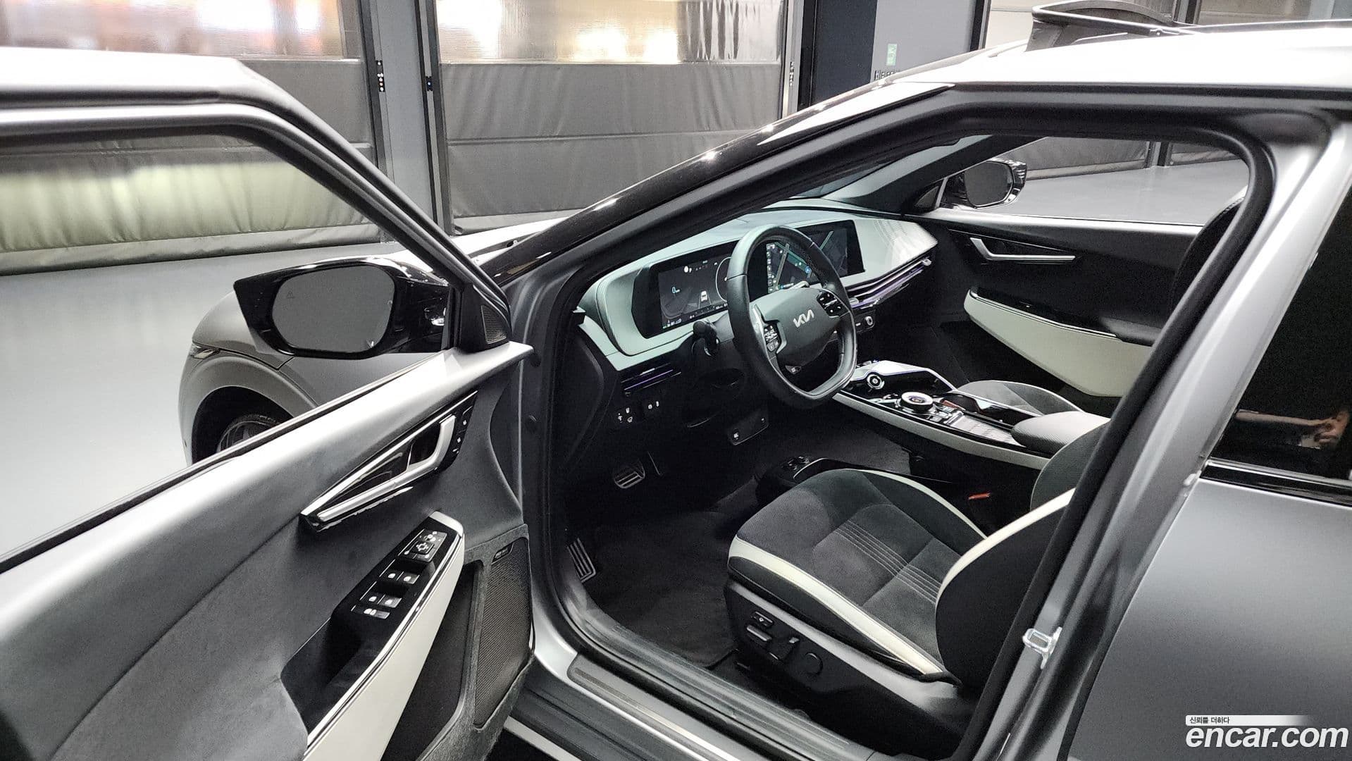 Main__Slider__Photo:EV6 Kia 2021.9-9