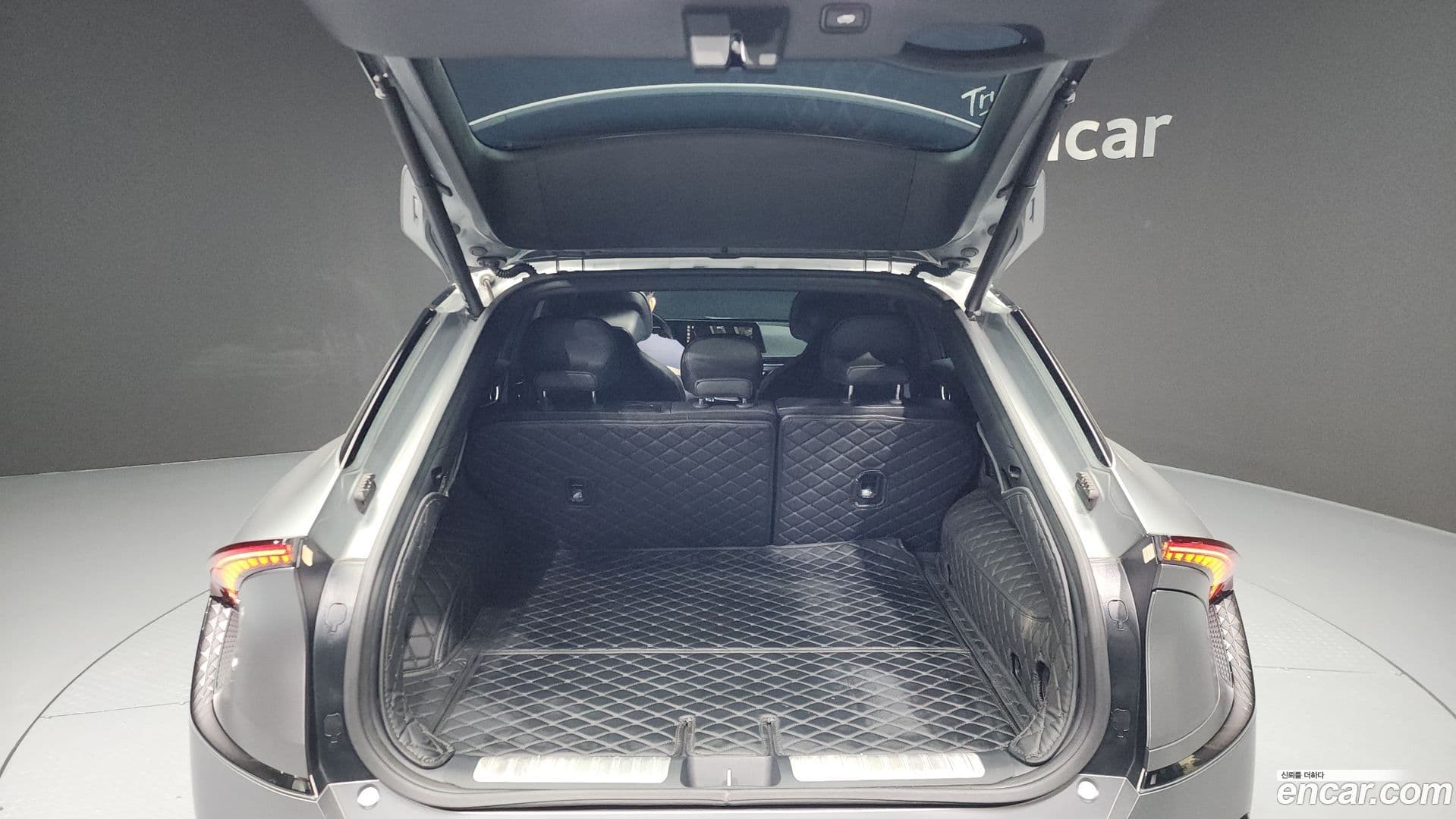 Main__Slider__Photo:EV6 Kia 2021.9-19