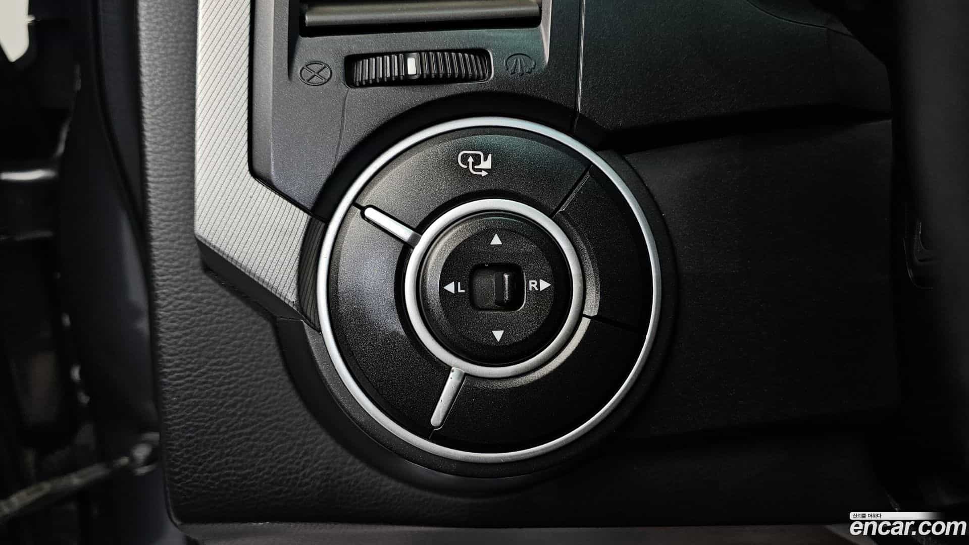 KORANDO KG_Mobility_Ssangyong 2013.7-OPTION-022