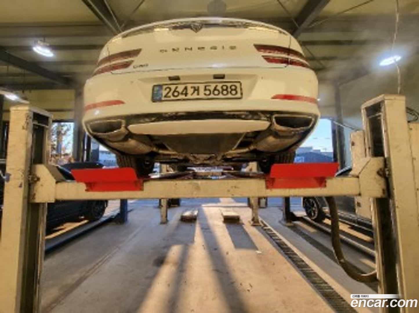 G80 Genesis 2022.1-OUTER-002