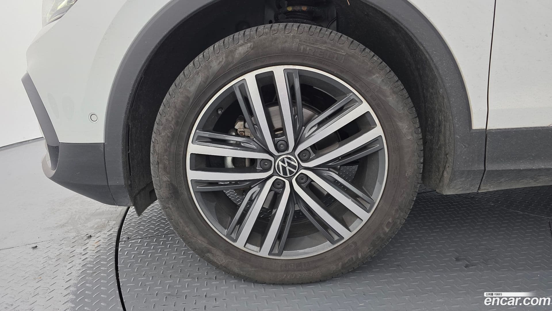 Main__Slider__Photo:Tiguan Volkswagen 2022.11-4