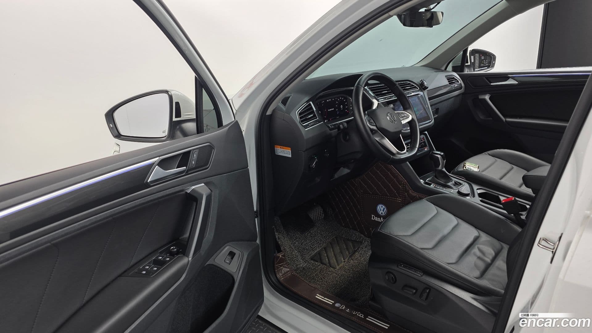 Main__Slider__Photo:Tiguan Volkswagen 2022.11-12