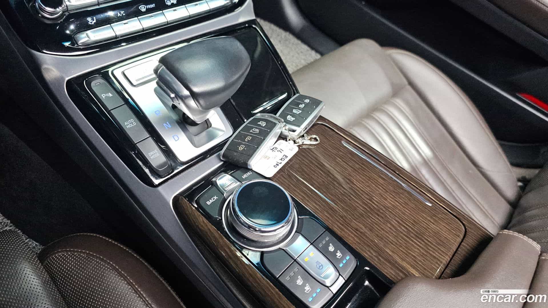 EQ900 Genesis 2016.2-INNER-009