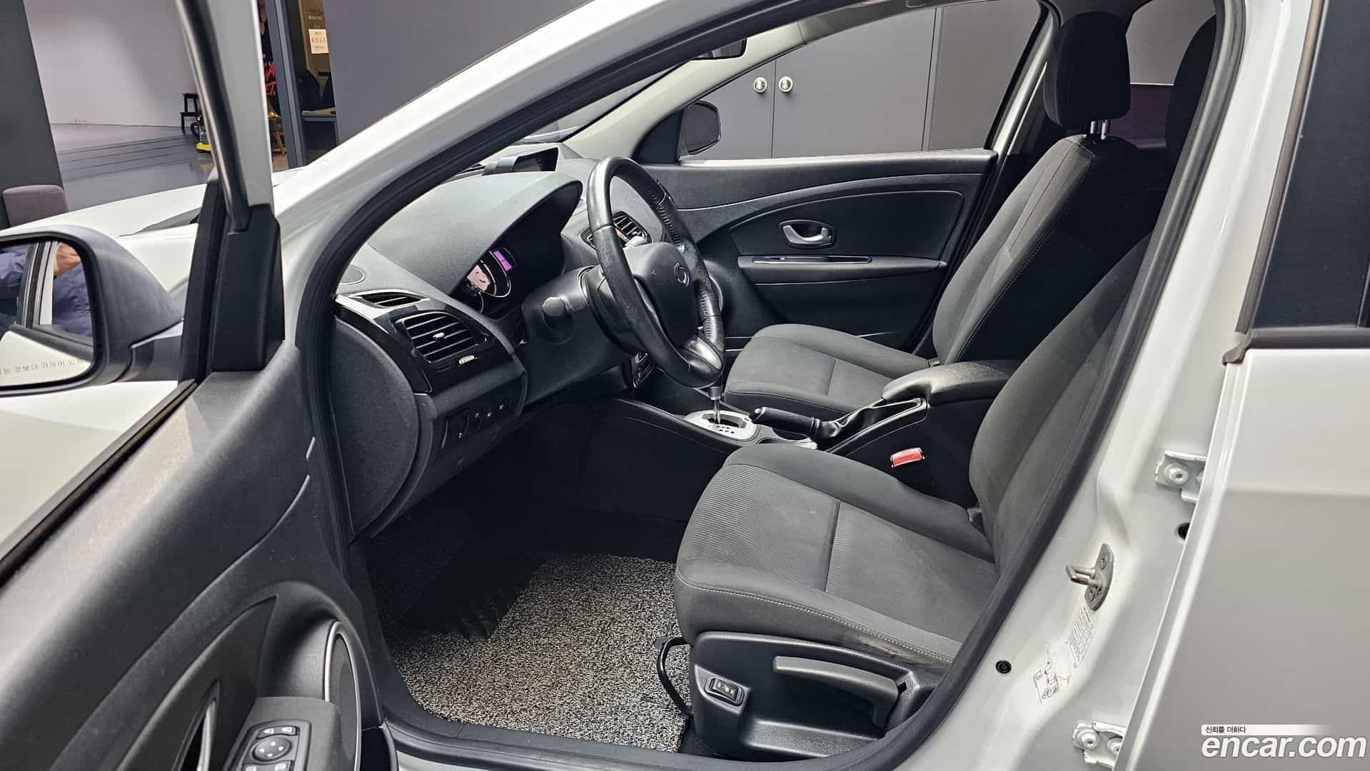 SM3 Renault-KoreaSamsung 2016.1-INNER-010