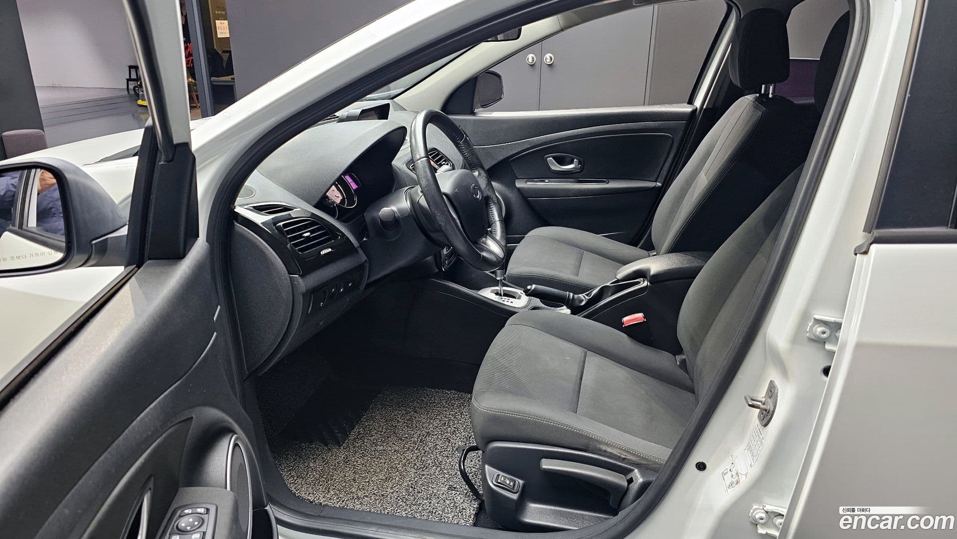 Main__Slider__Photo:SM3 Renault-KoreaSamsung 2016.1-9