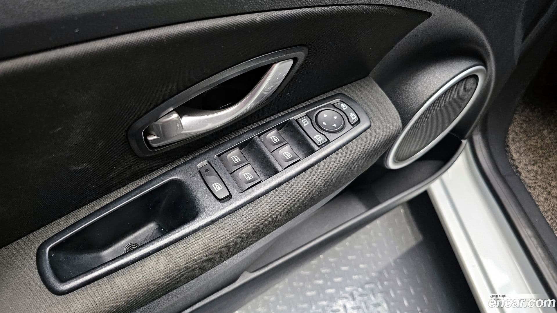 Main__Slider__Photo:SM3 Renault-KoreaSamsung 2016.1-16