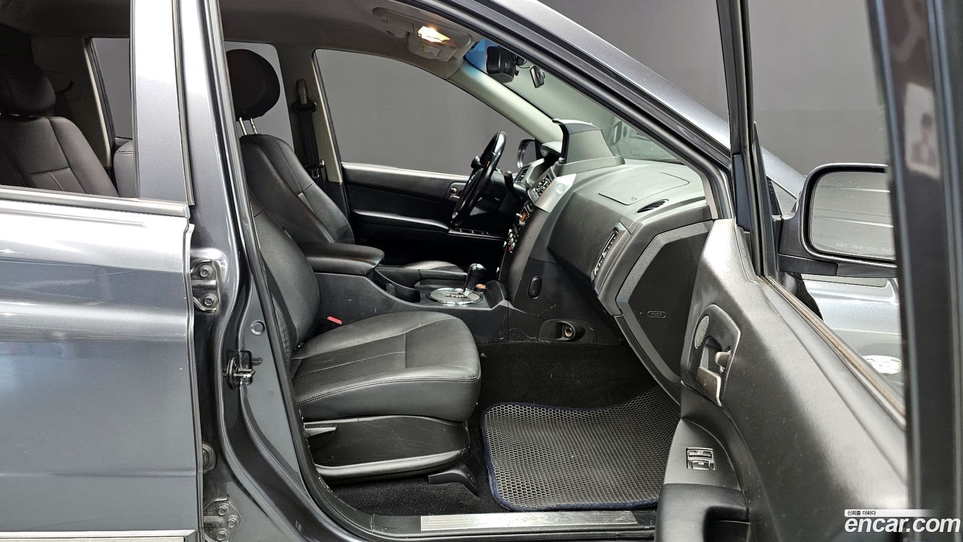 Main__Slider__Photo:KORANDO KG_Mobility_Ssangyong 2017.4-10