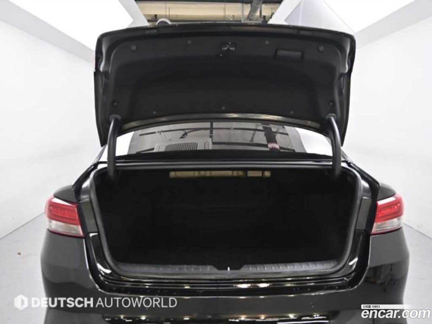 Main__Slider__Photo:K5 Kia 2017.4-19