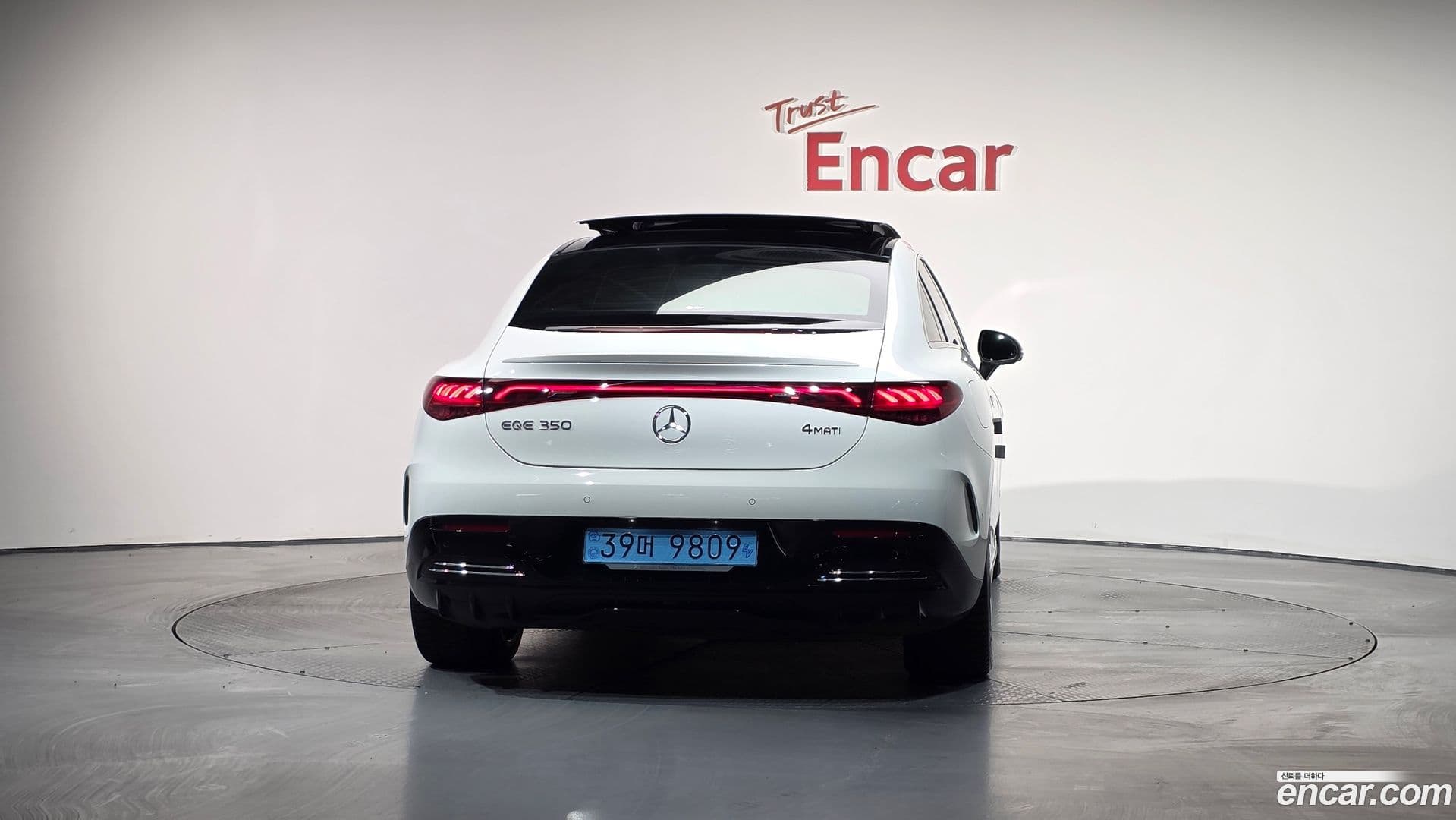 Main__Slider__Photo:EQE Mercedes-Benz 2023.4-3