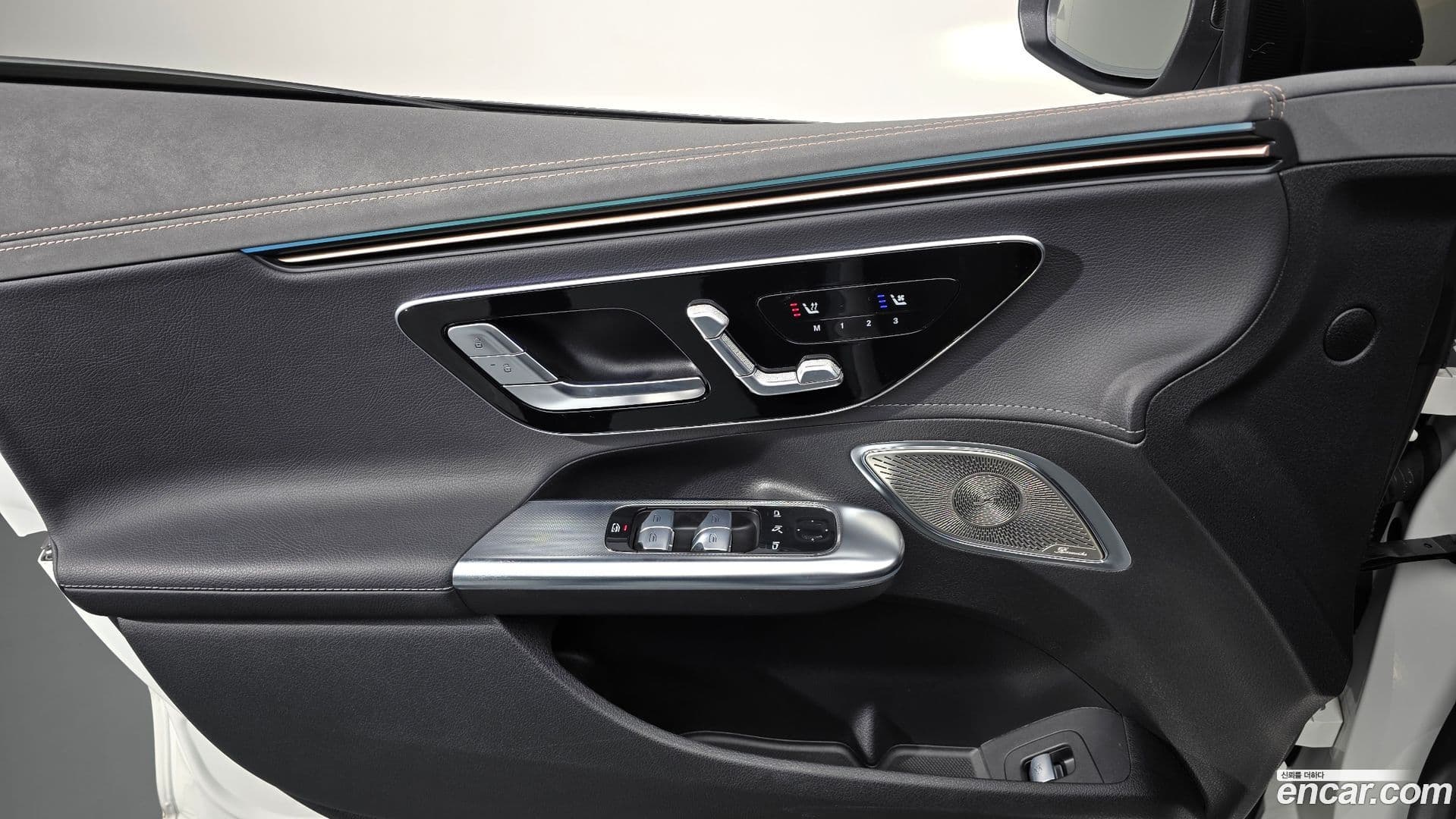 Main__Slider__Photo:EQE Mercedes-Benz 2023.4-17