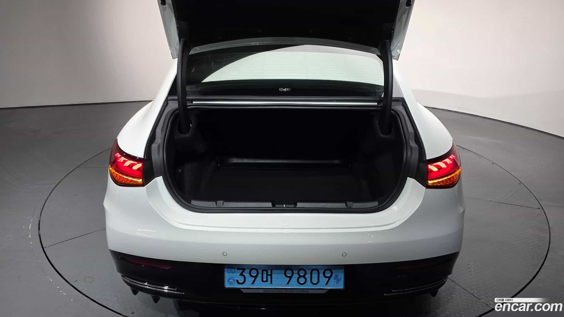 EQE Mercedes-Benz 2023.4-OPTION-024