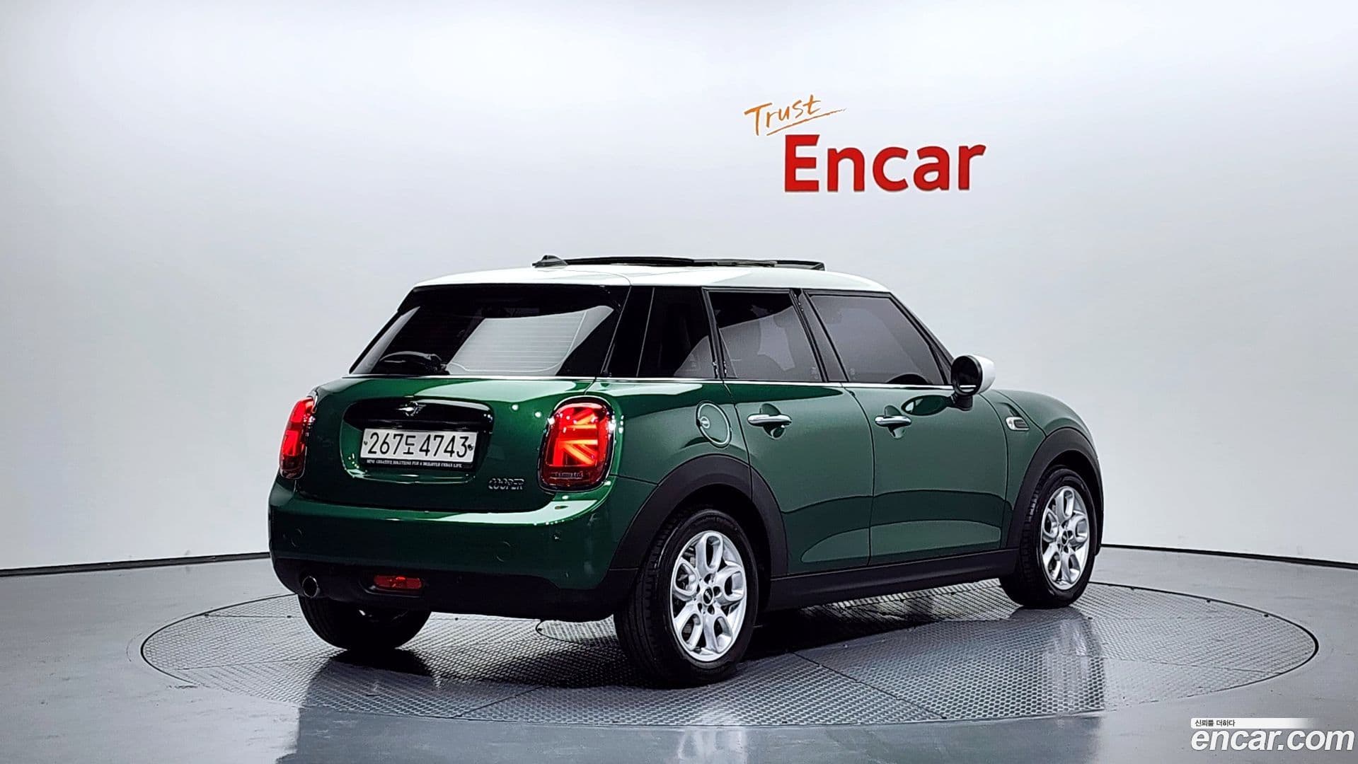 Main__Slider__Photo:Cooper Mini 2020.6-1