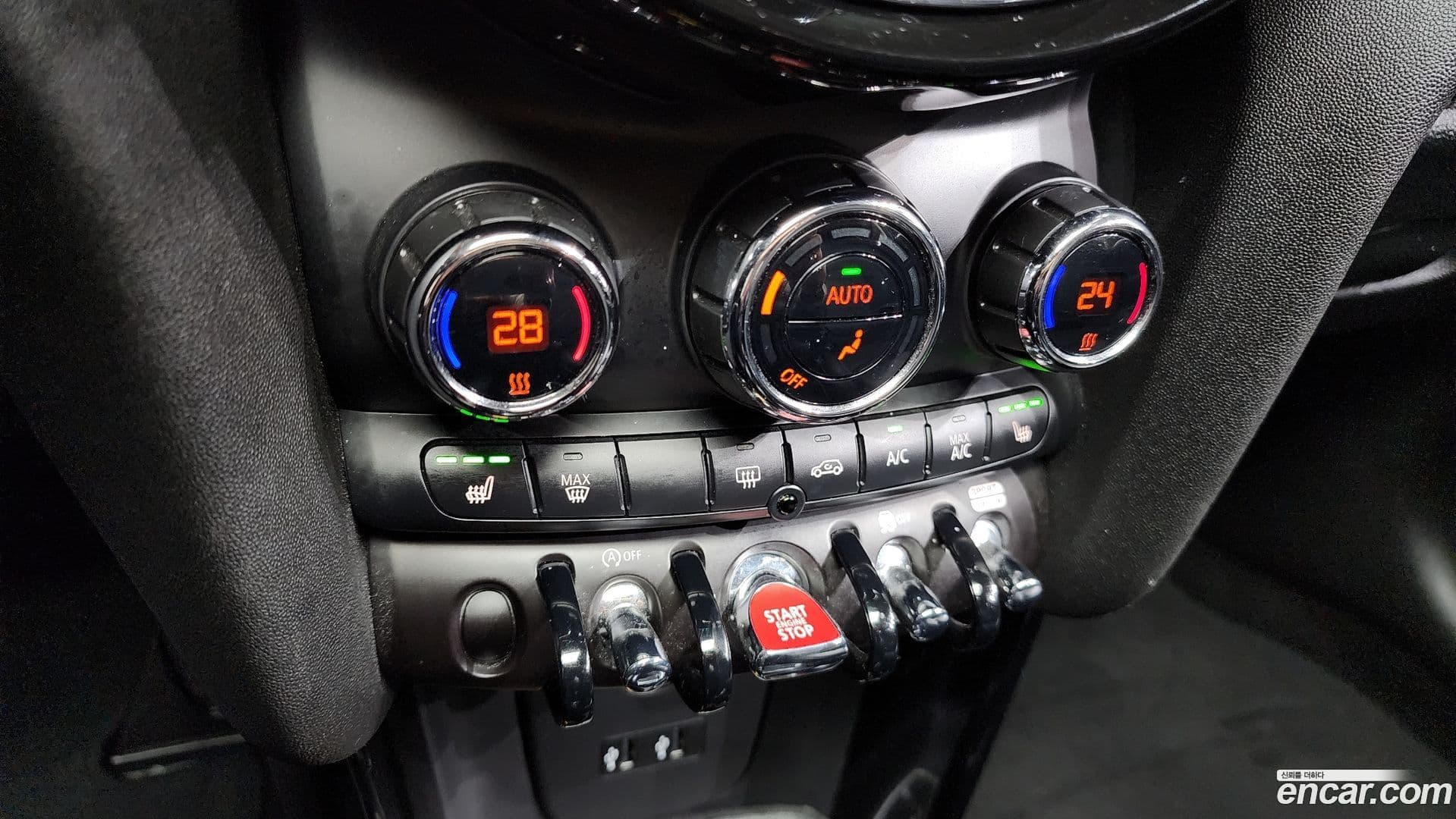 Main__Slider__Photo:Cooper Mini 2020.6-15