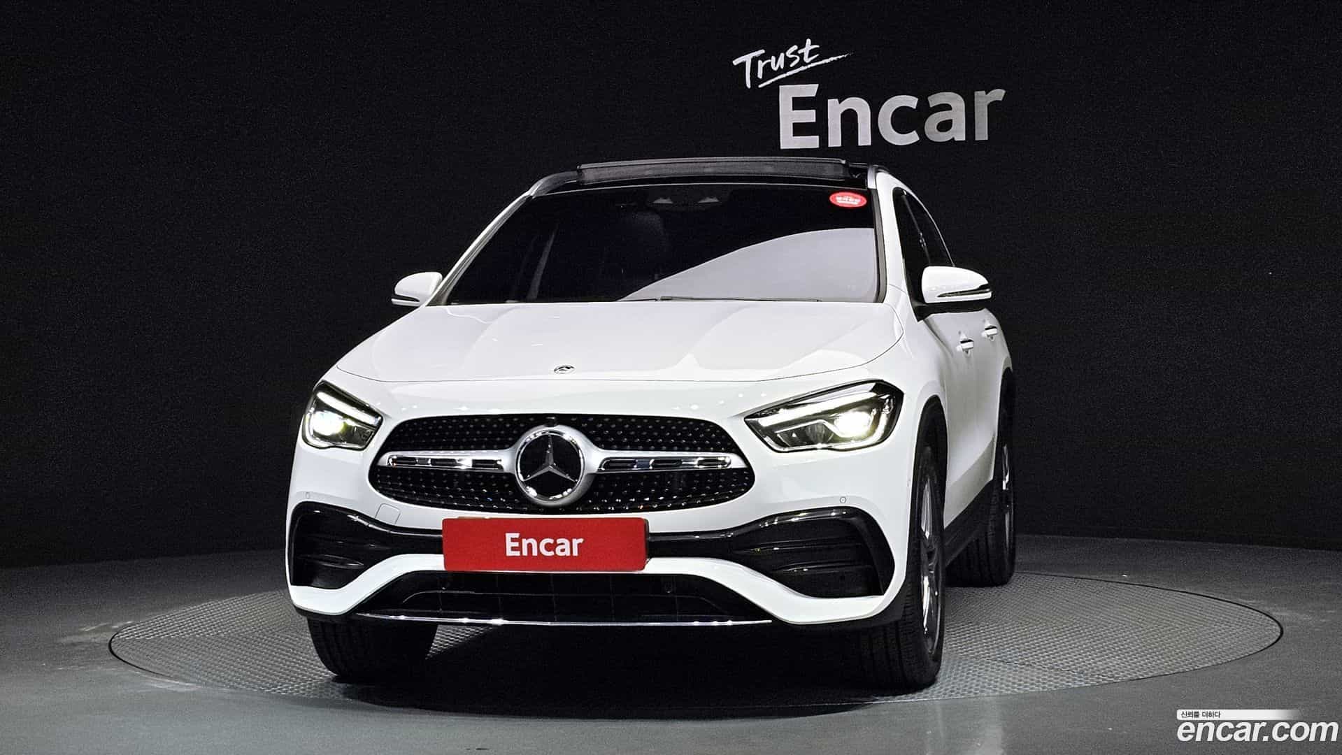 GLA-Class Mercedes-Benz 2022.11-OUTER-003