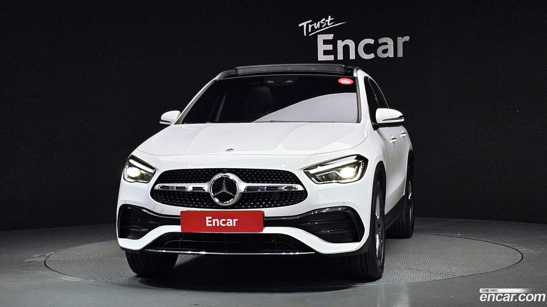 Main__Slider__Photo:GLA-Class Mercedes-Benz 2022.11-2